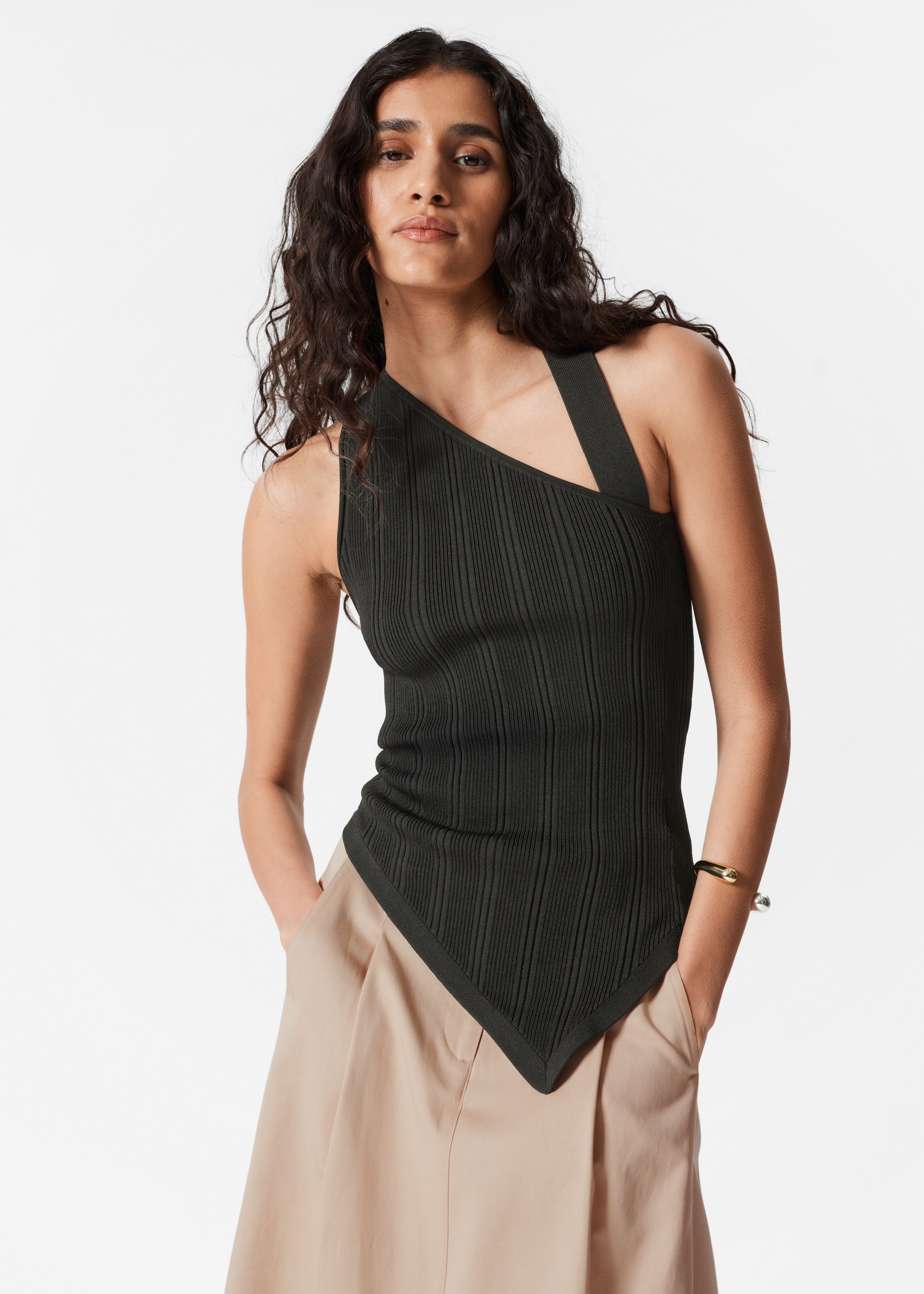 Aszimmetrikus bordázott top - Fekete/Fehér