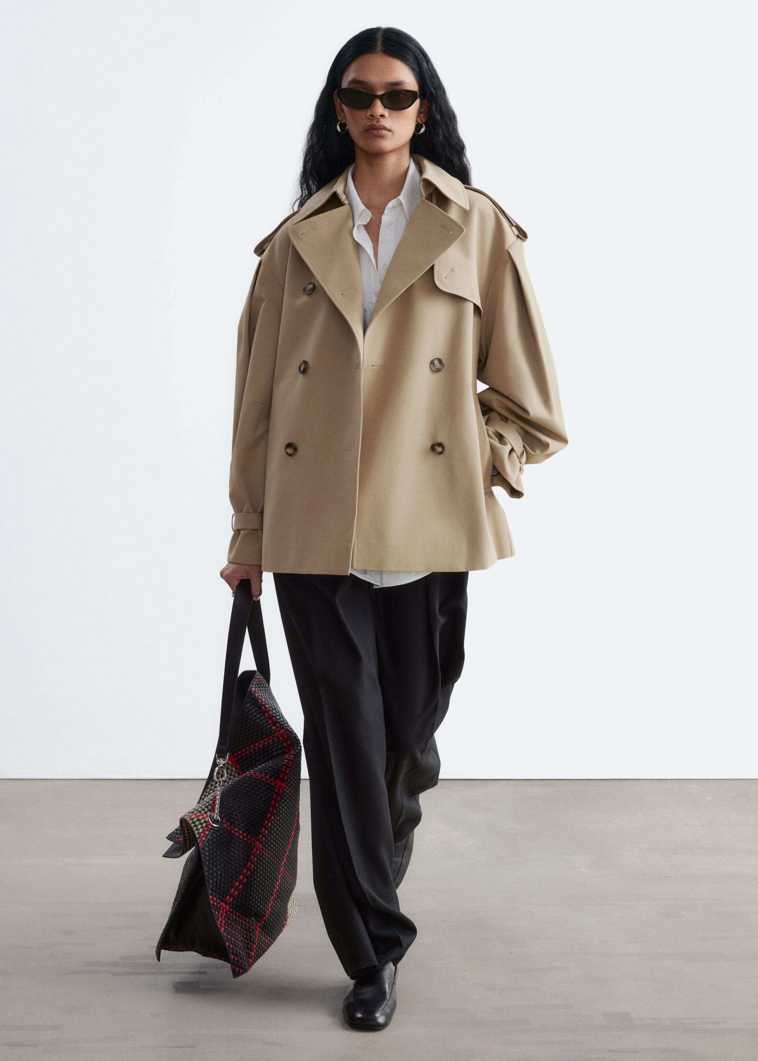 Kurzer Trenchcoat - Beige - Lookbook