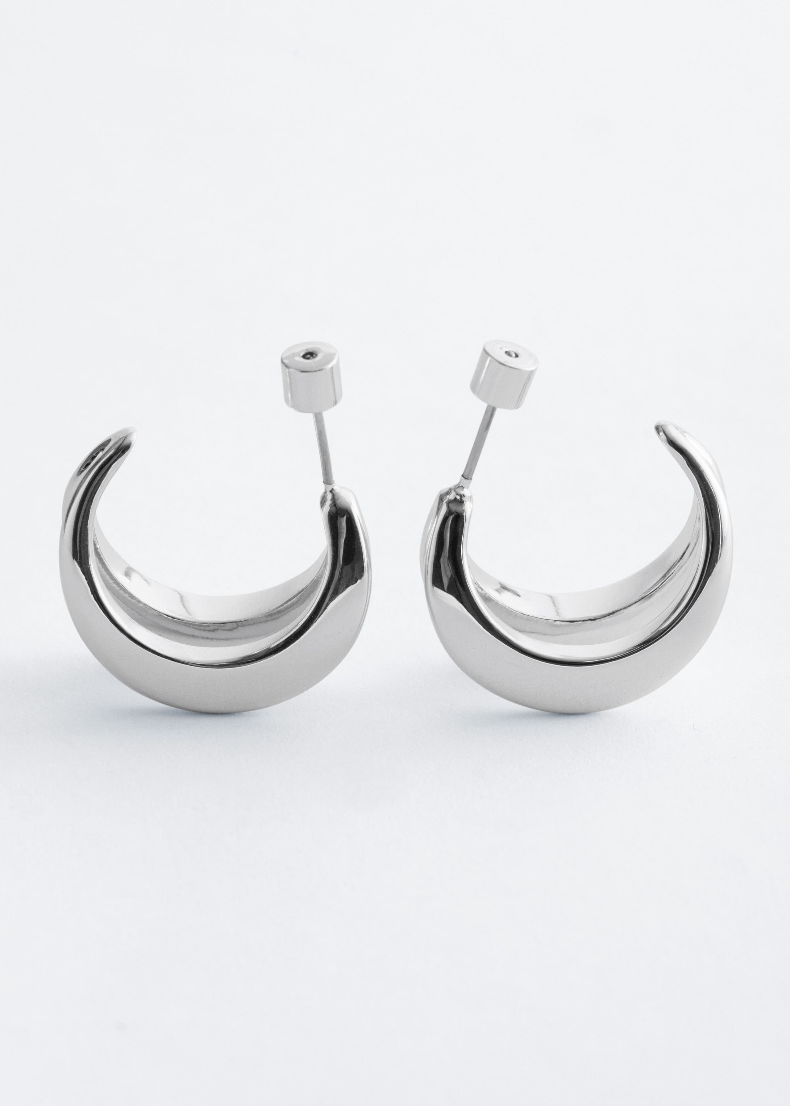 Double Hoop Earrings - {{variantName}} - Descriptive Detail