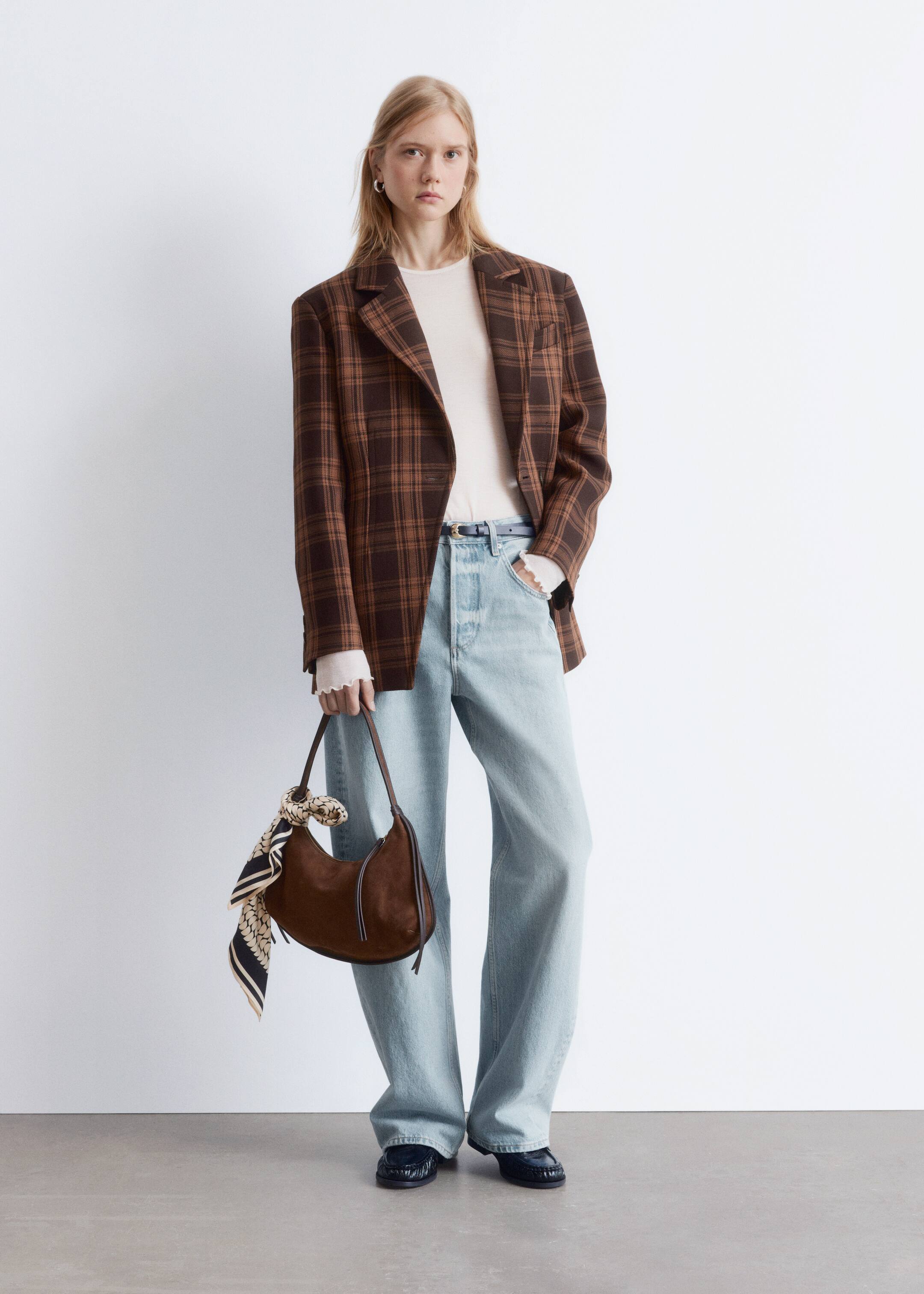 Grotere afbeelding bekijken: Nauwsluitende blazer met schoudervullingen - Bruin geruit - DAMES | H&M BE 3