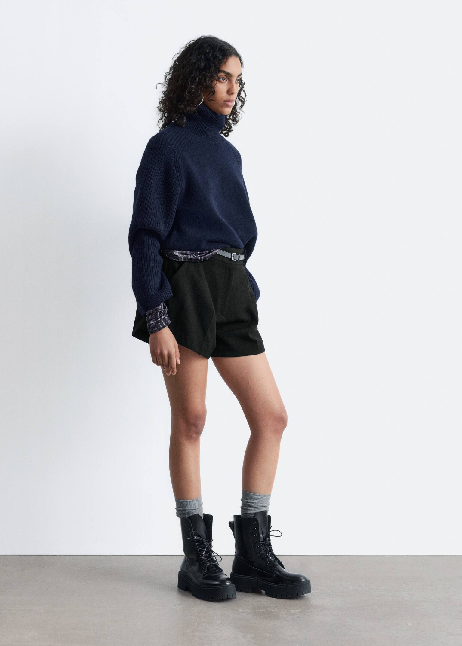 Boxy Turtleneck Jumper - Dark Blue/Dark Brown/Dark Grey - 3