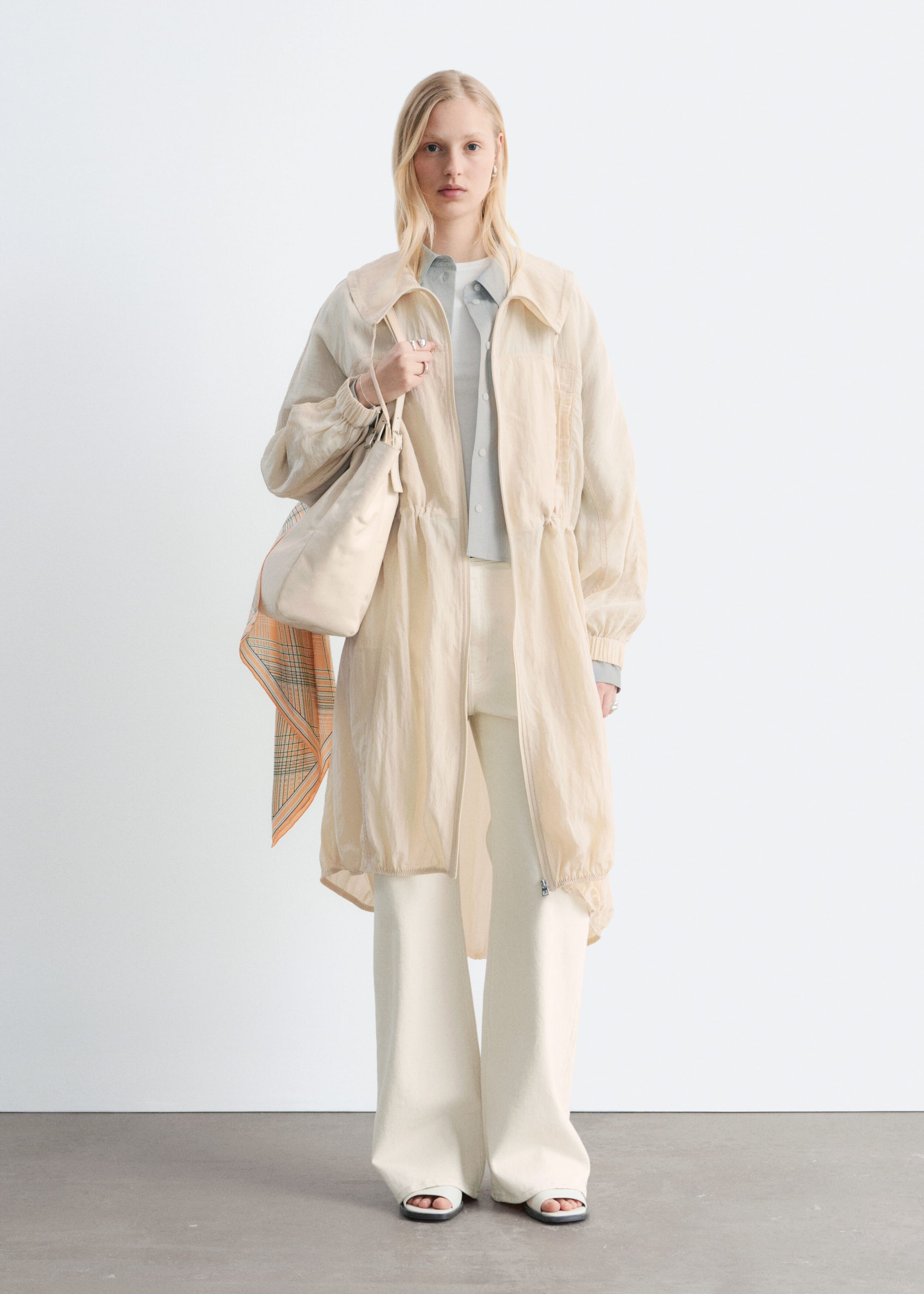 Image of Parka con cordón de ajuste