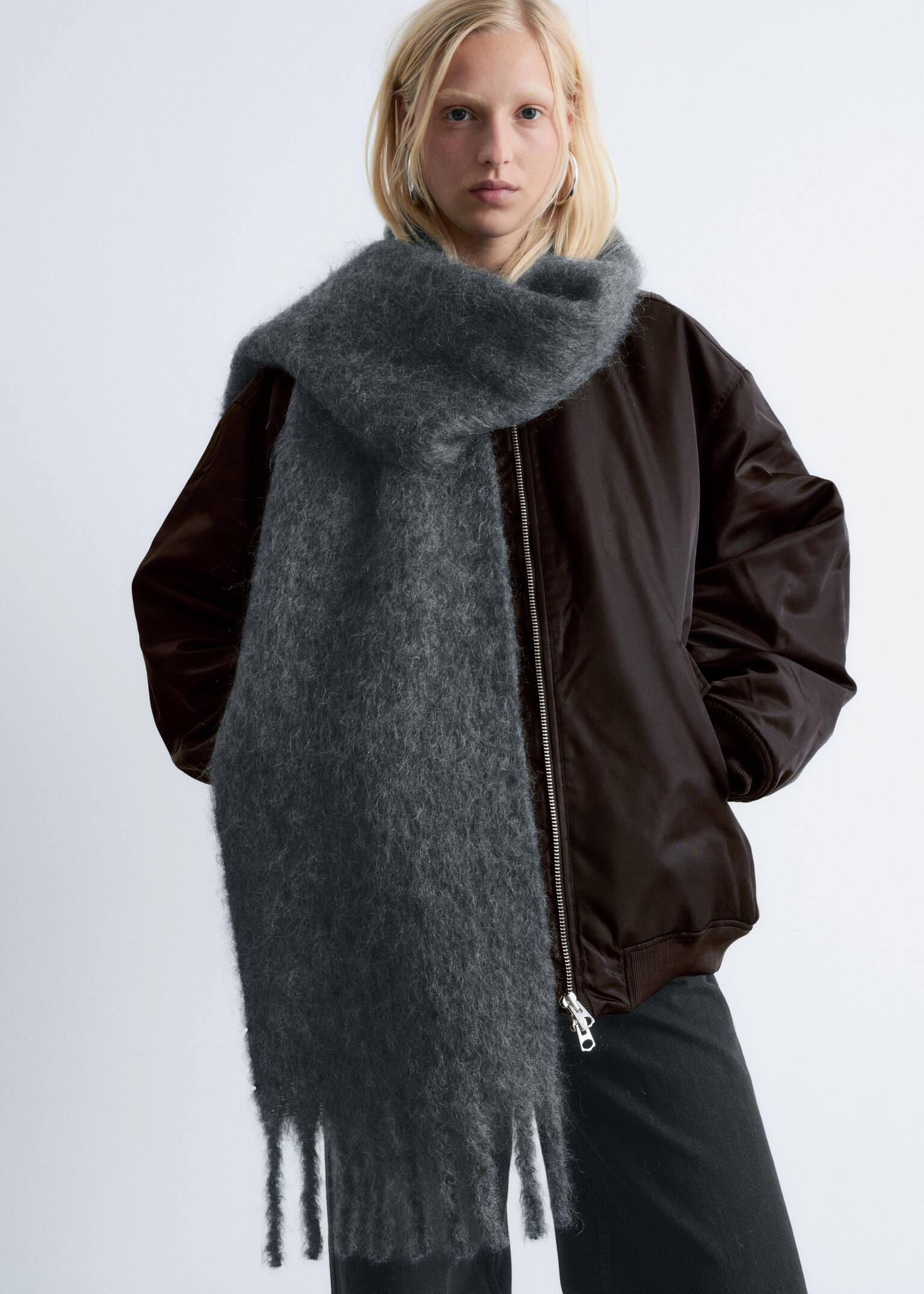 Stor halsduk i mohairblandning - Mörkgrå/melerad/Gråbeige/melerad/Ljusgul - 1