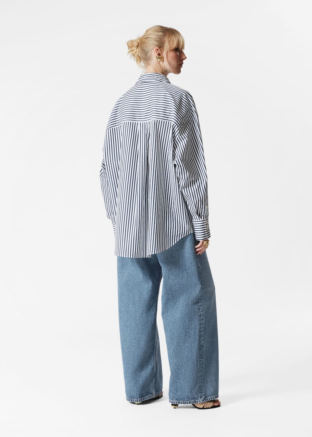 Oversized Shirt - Light Blue Stripes - Lookbook