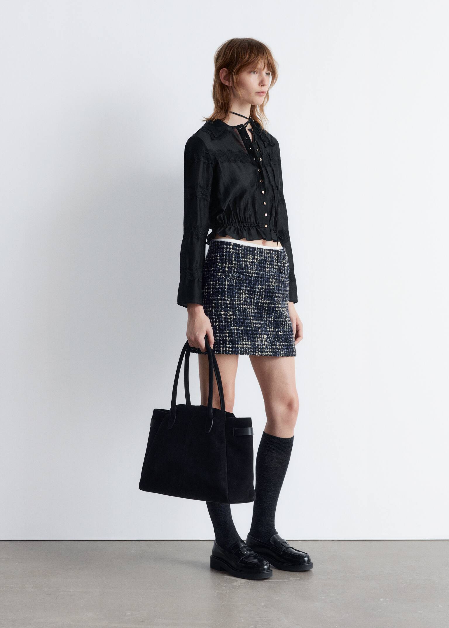 Langærmet blondebluse - Sort/Lysegul - 7