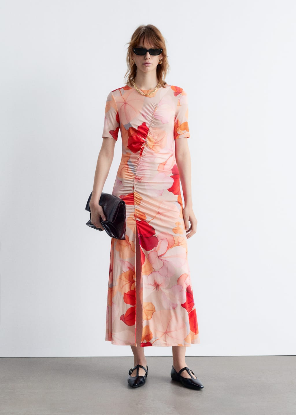 Image of Vestido midi fruncido de manga corta