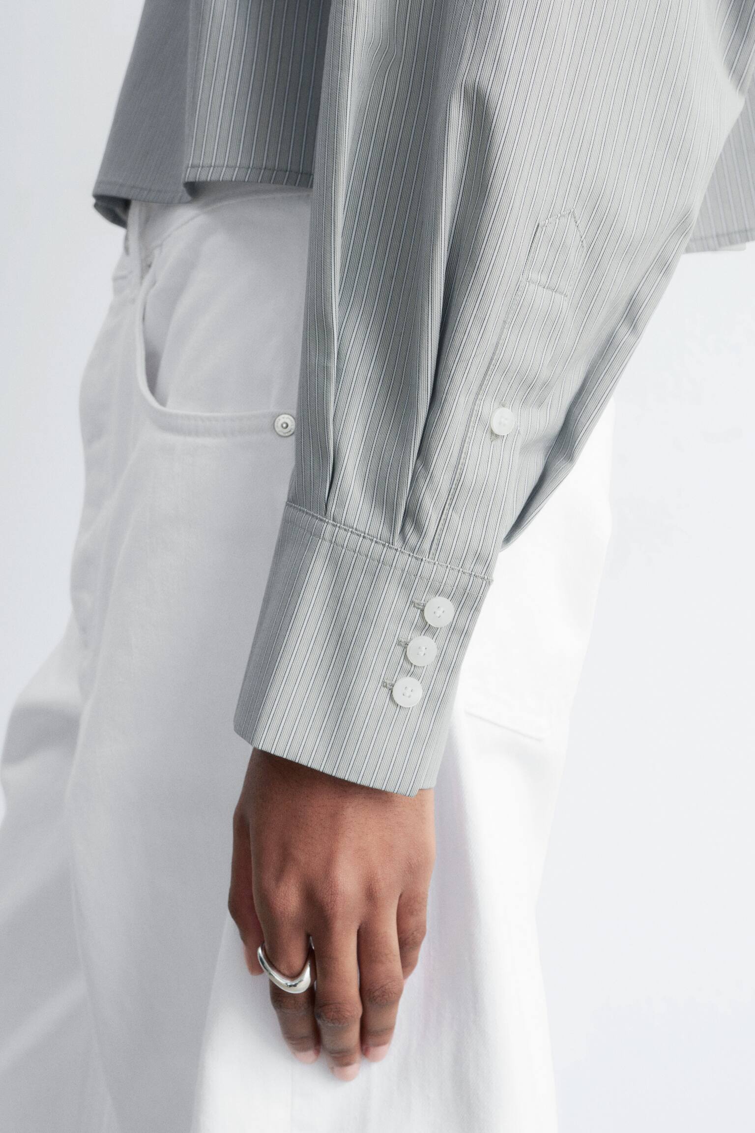 Skrátená oversized bavlnená košeľa-Béžové/modré pruhy - 4