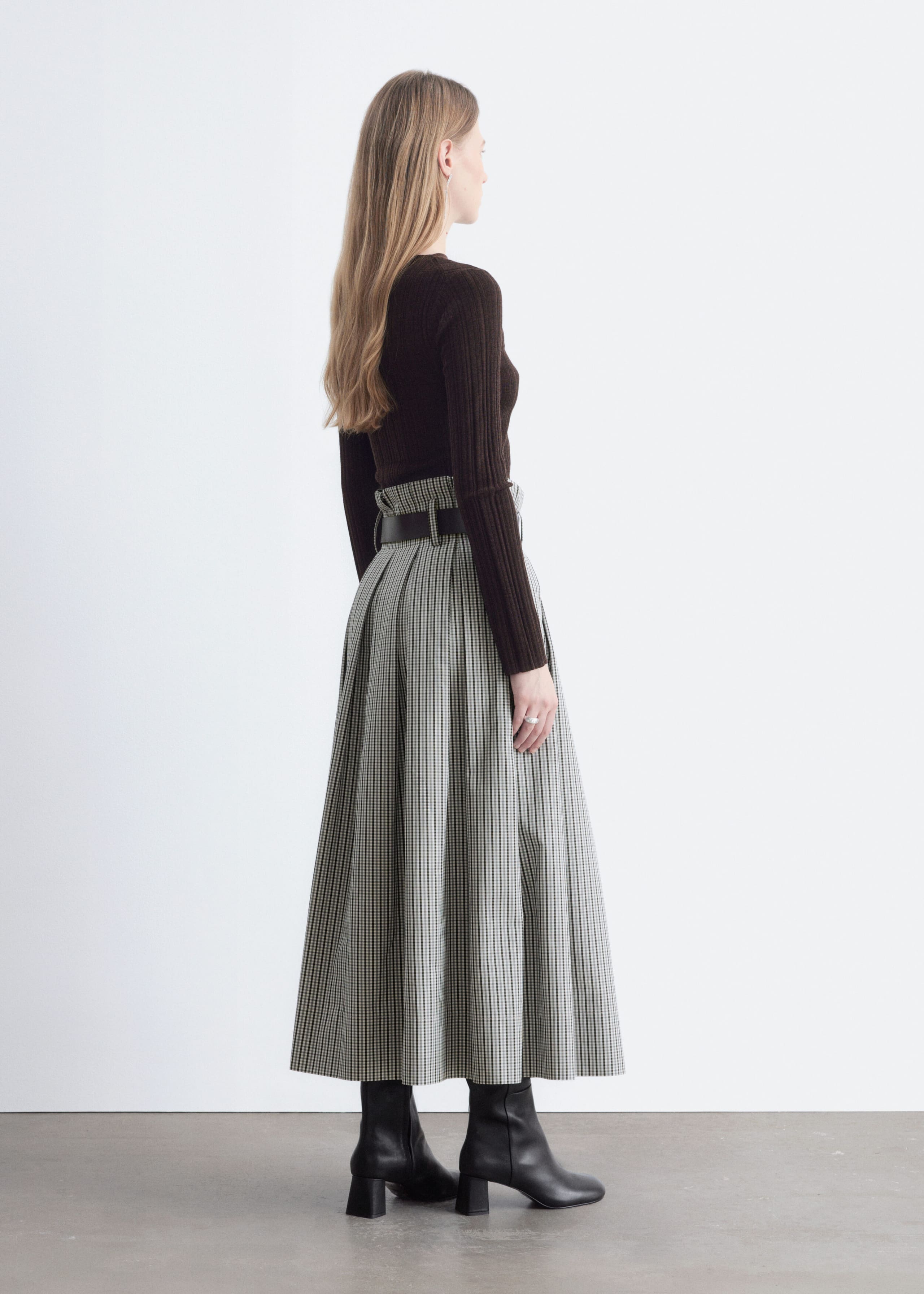 Geplooide midirok - Grijs/gestreept - Lookbook