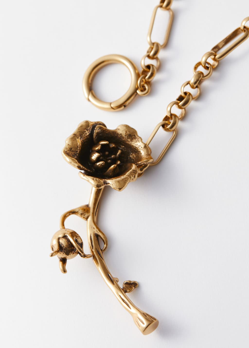 Halsband med roshänge – {{variantName}} – detaljerad beskrivning