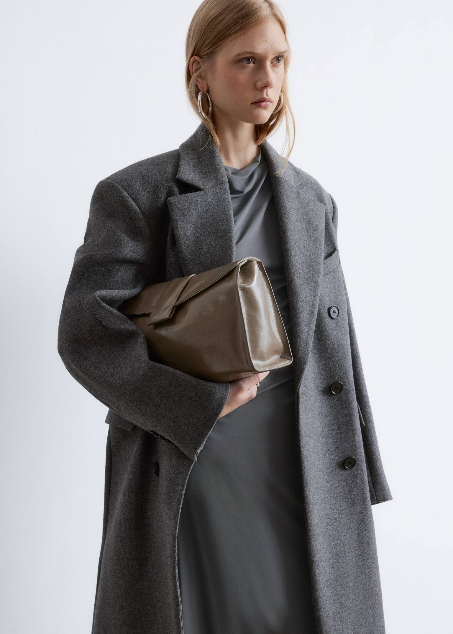 Miękka skórzana kopertówka - Szarobrązowy/Ciemnobrązowy wąż/Czarny - 3