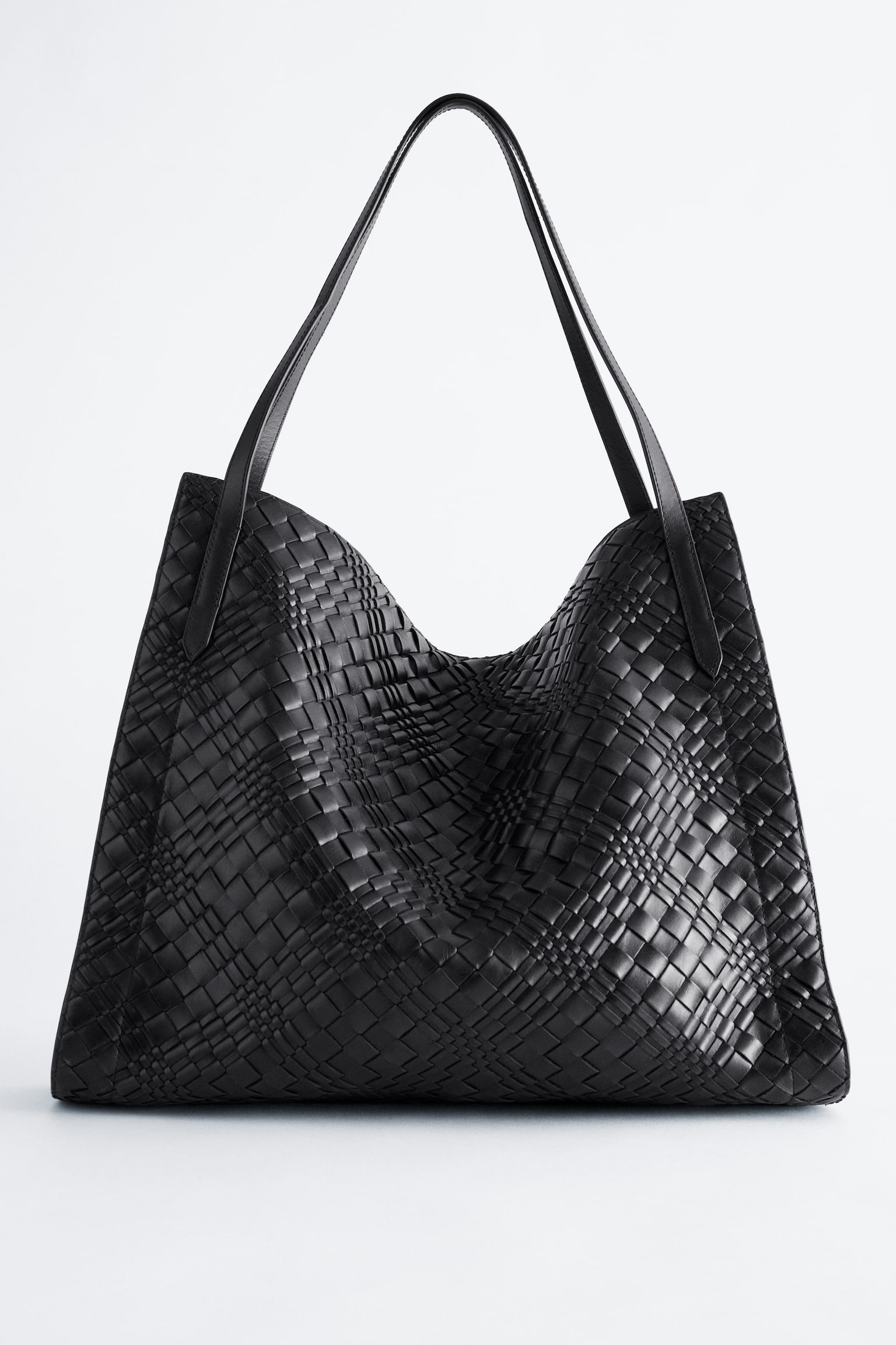 Bolsa tote aberta em pele entrançada - Preto