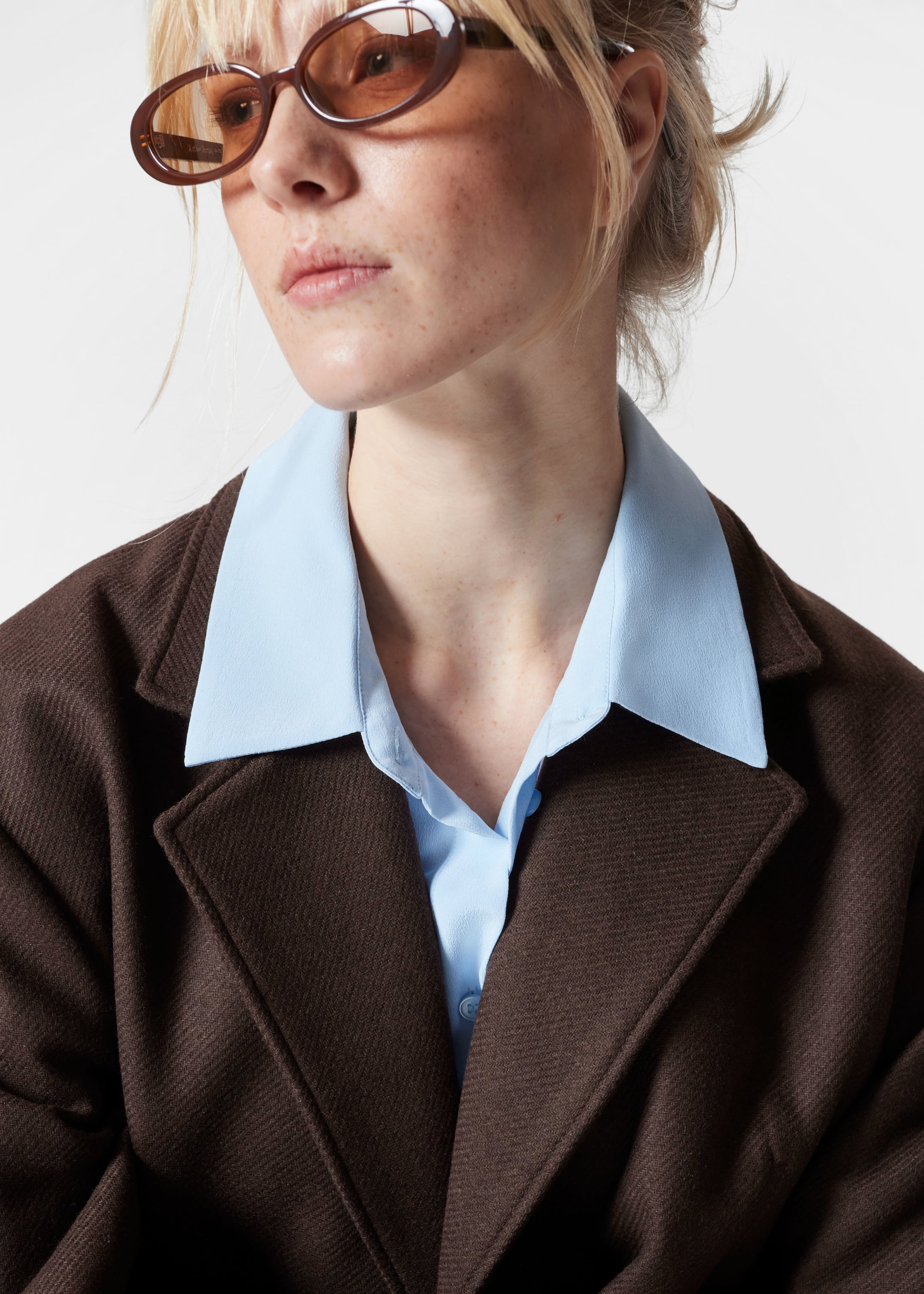 Größeres Bild anzeigen: Ovale Sonnenbrille mit schmalem Rahmen - Braun - Ladies | H&M AT 1