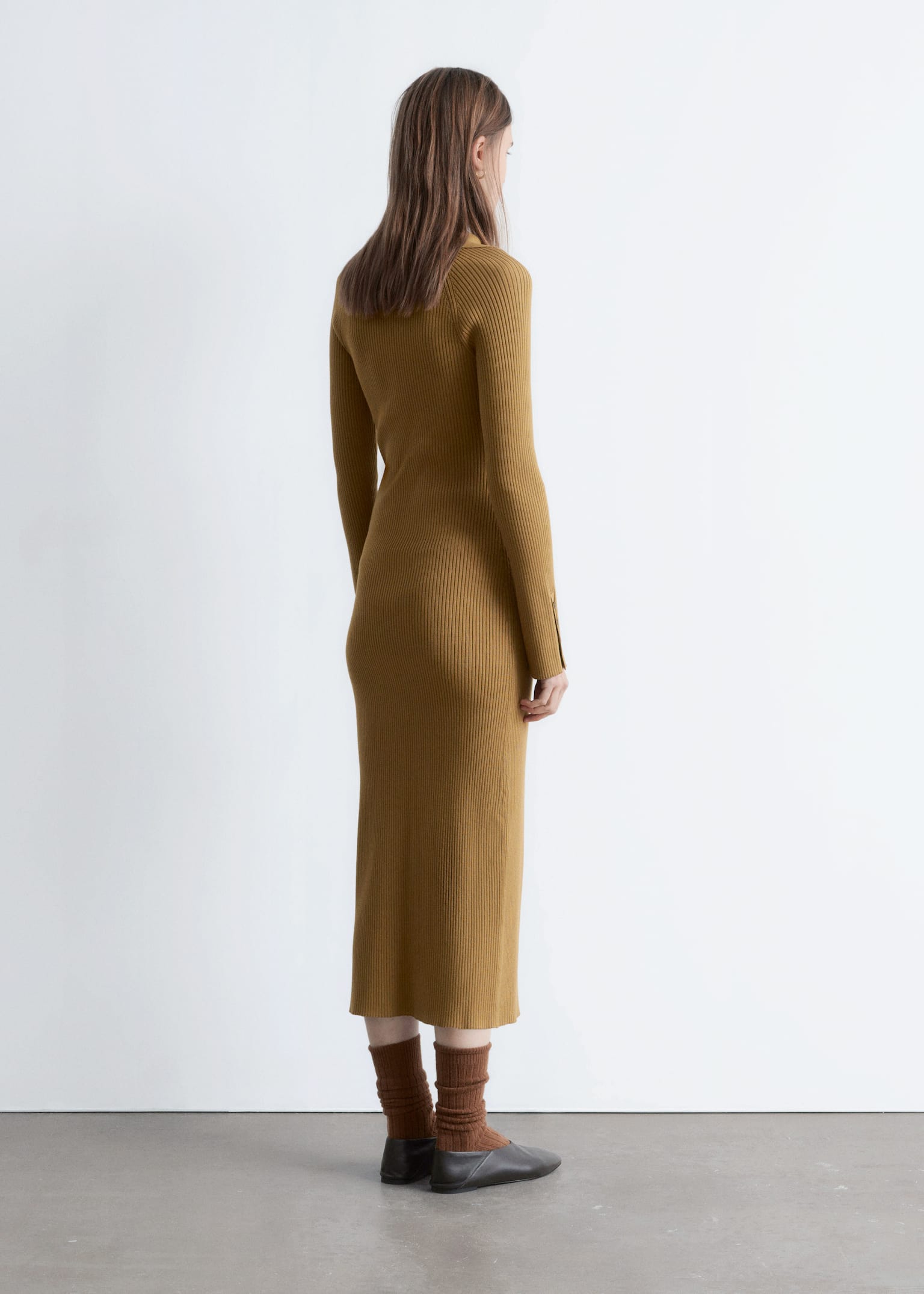 Vestido midi tipo polo de punto de canalé - Beige oscuro/Marrón oscuro - 4