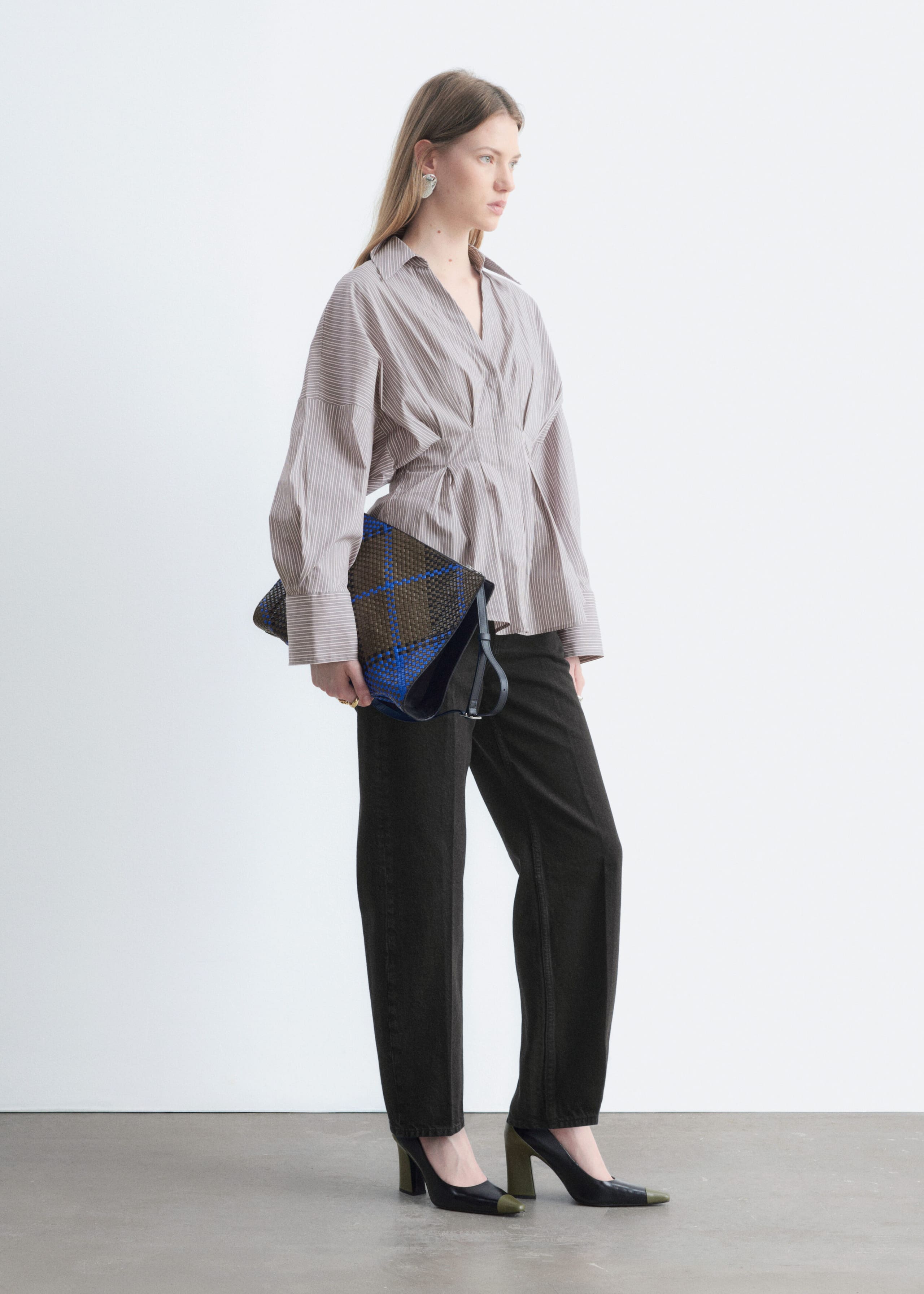 Bomullsskjorta med figurnära midja – Grey/Pink – stilleben