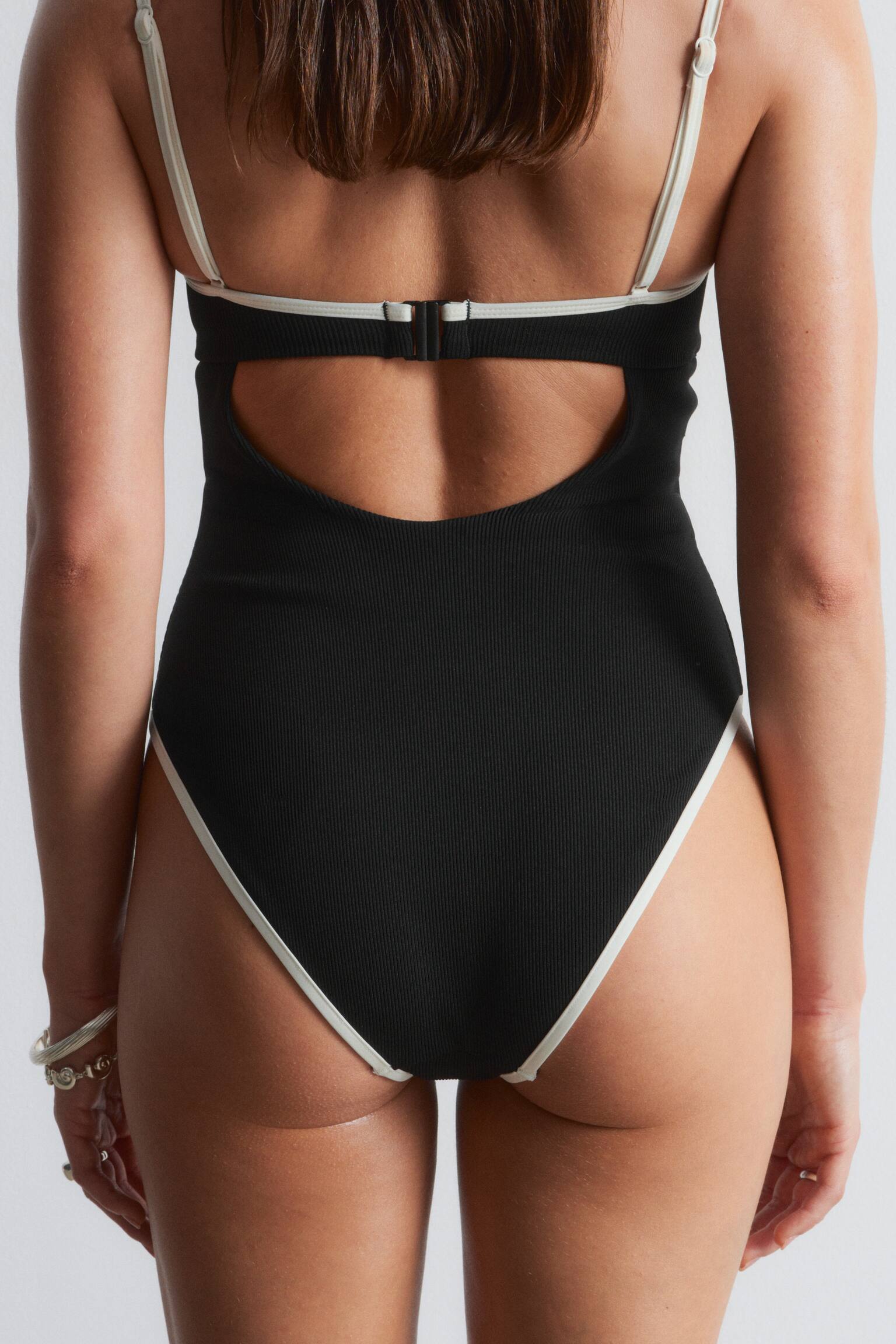 Geribbeld badpak met contrastbies - Zwart/wit - 4