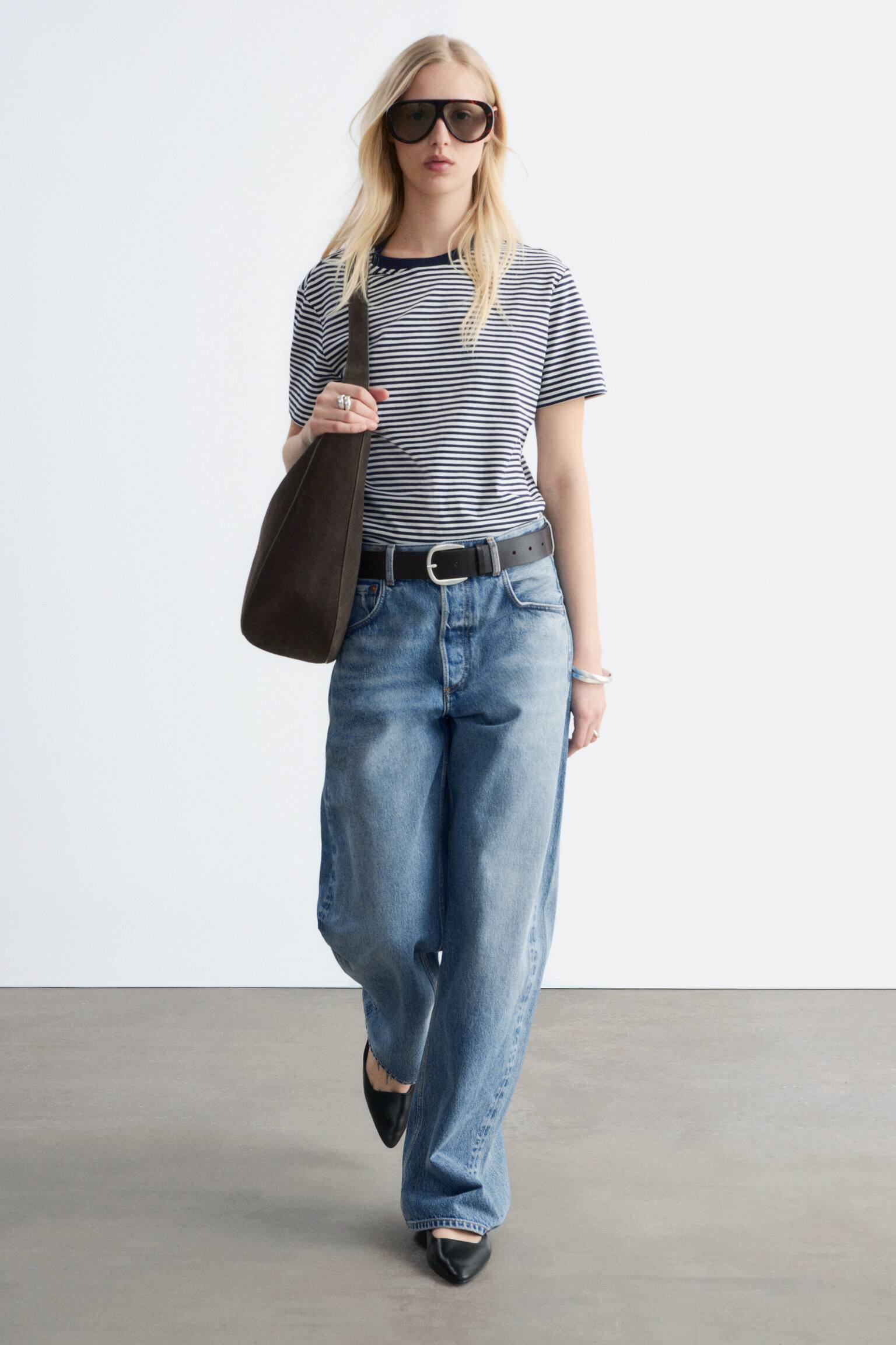 Bavlněné tričko s kulatým výstřihem - Námořnické/Bílé Pruhy/Tmavě hnědá/Světle růžová/Světle Modrá/Růžovo-Hnědé Pruhy/Lila/Bílá/Žlutá/Černá/Červená - 4