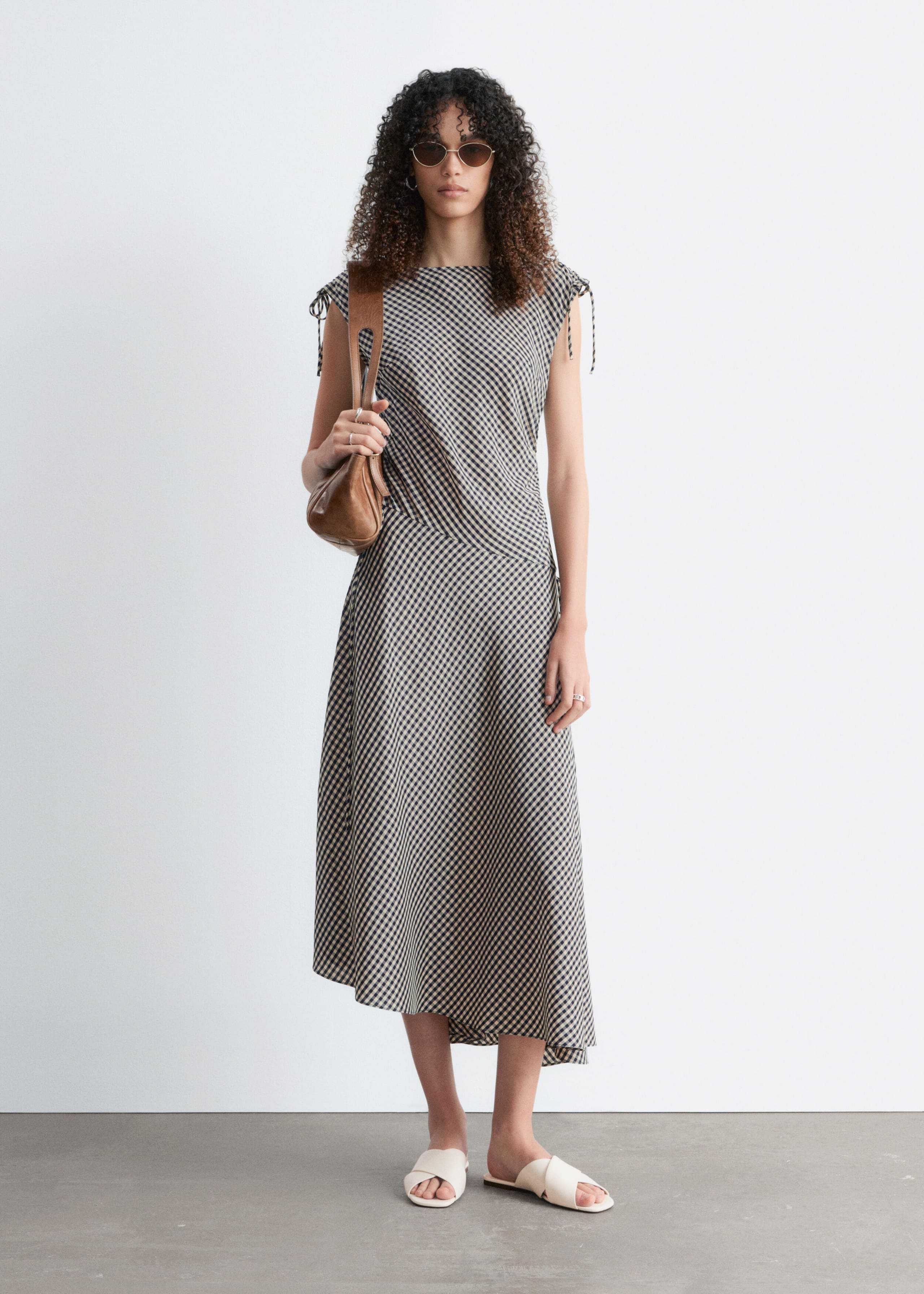 Image of Crossover Sandals