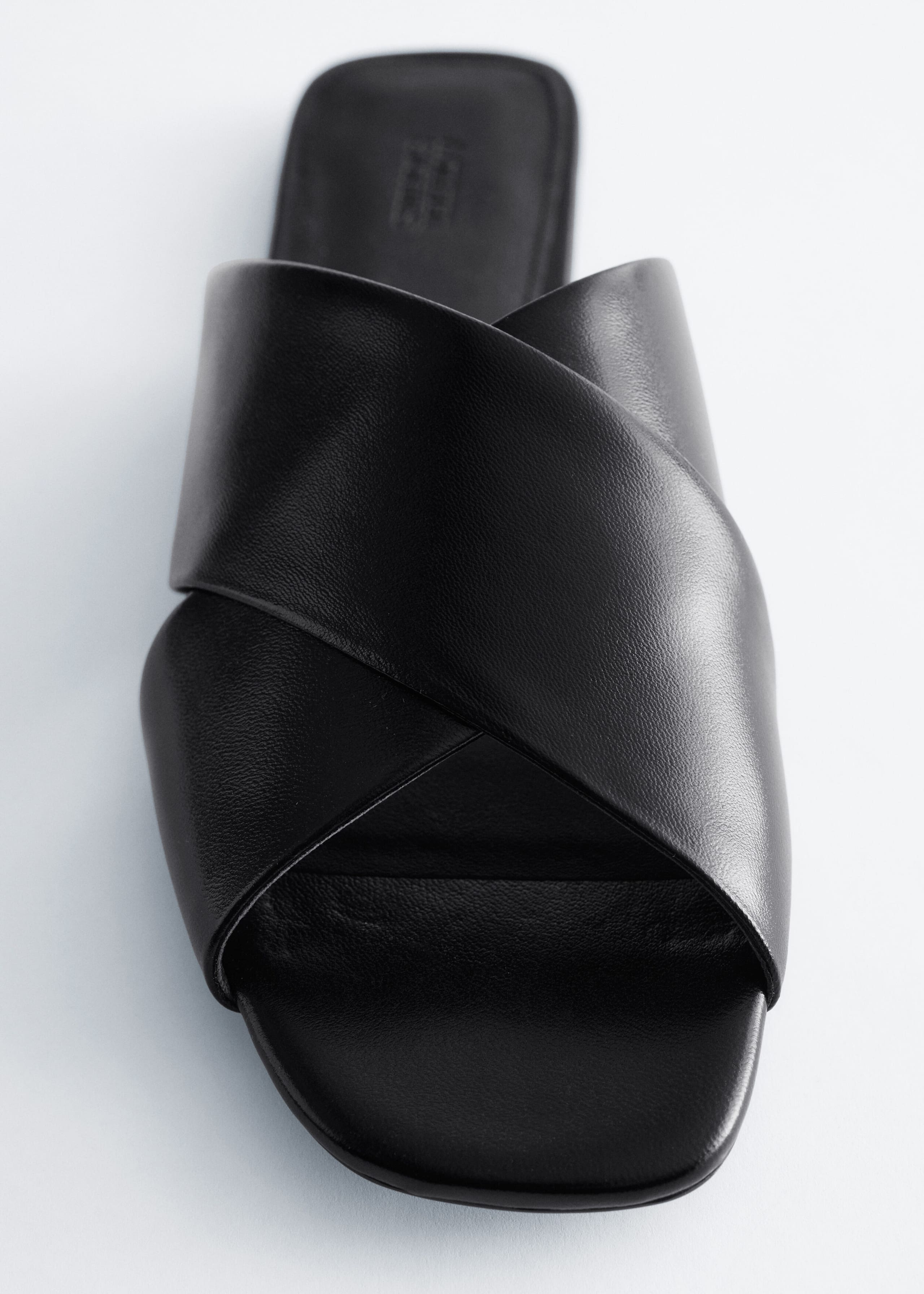 Image of Sandali incrociati in pelle scamosciata