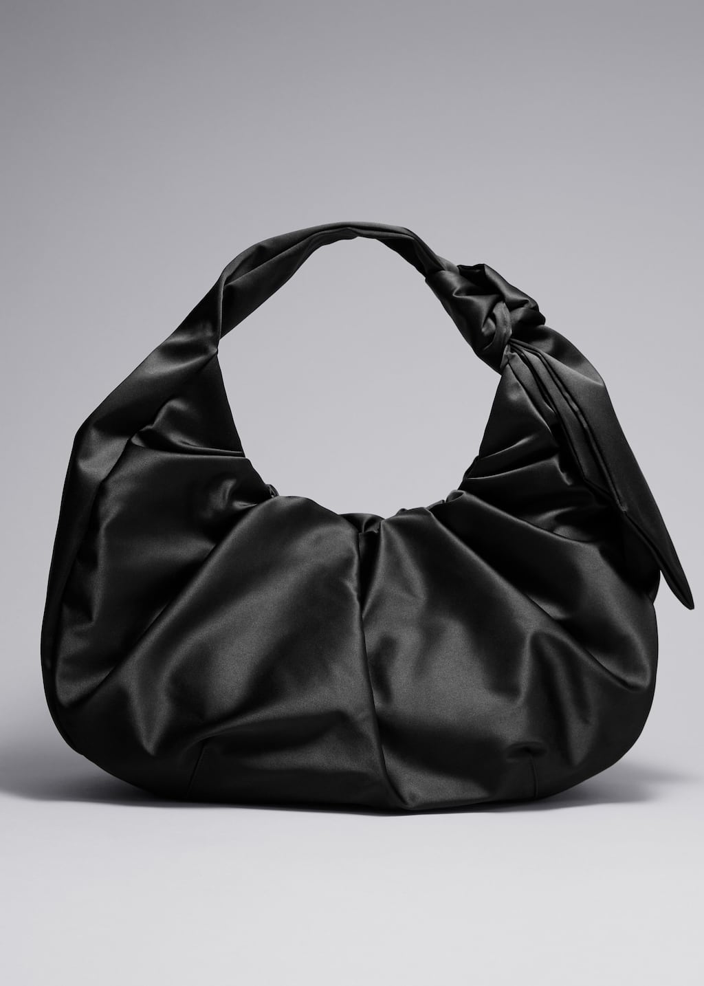 Bolso de hombro grande de satén