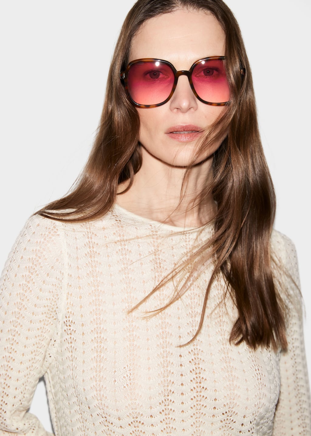 Duże okulary przeciwsłoneczne z wąskimi oprawkami – Szylkretowy – Lookbook
