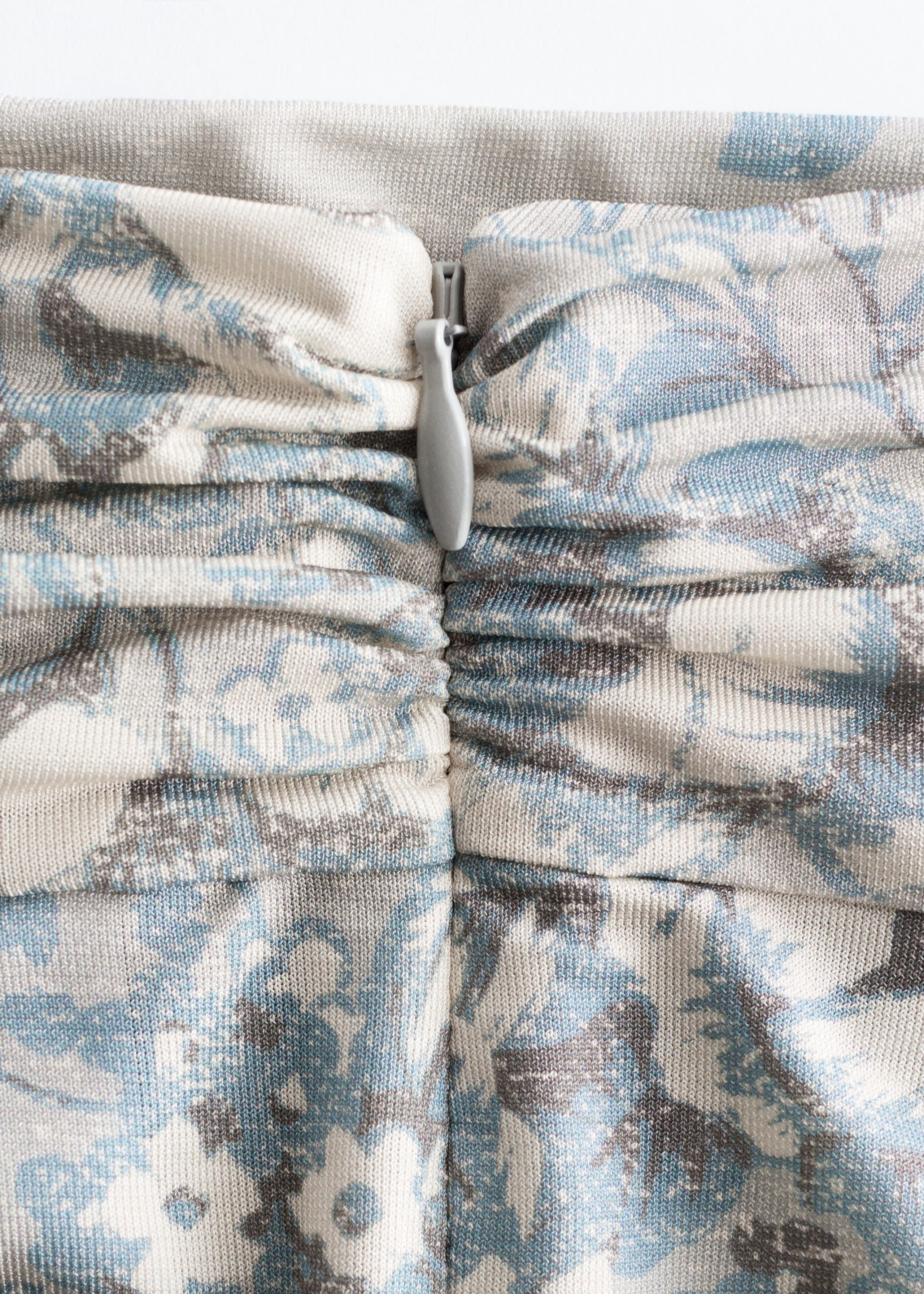 Image of Oberteil mit Rollkragen und Blumenmuster