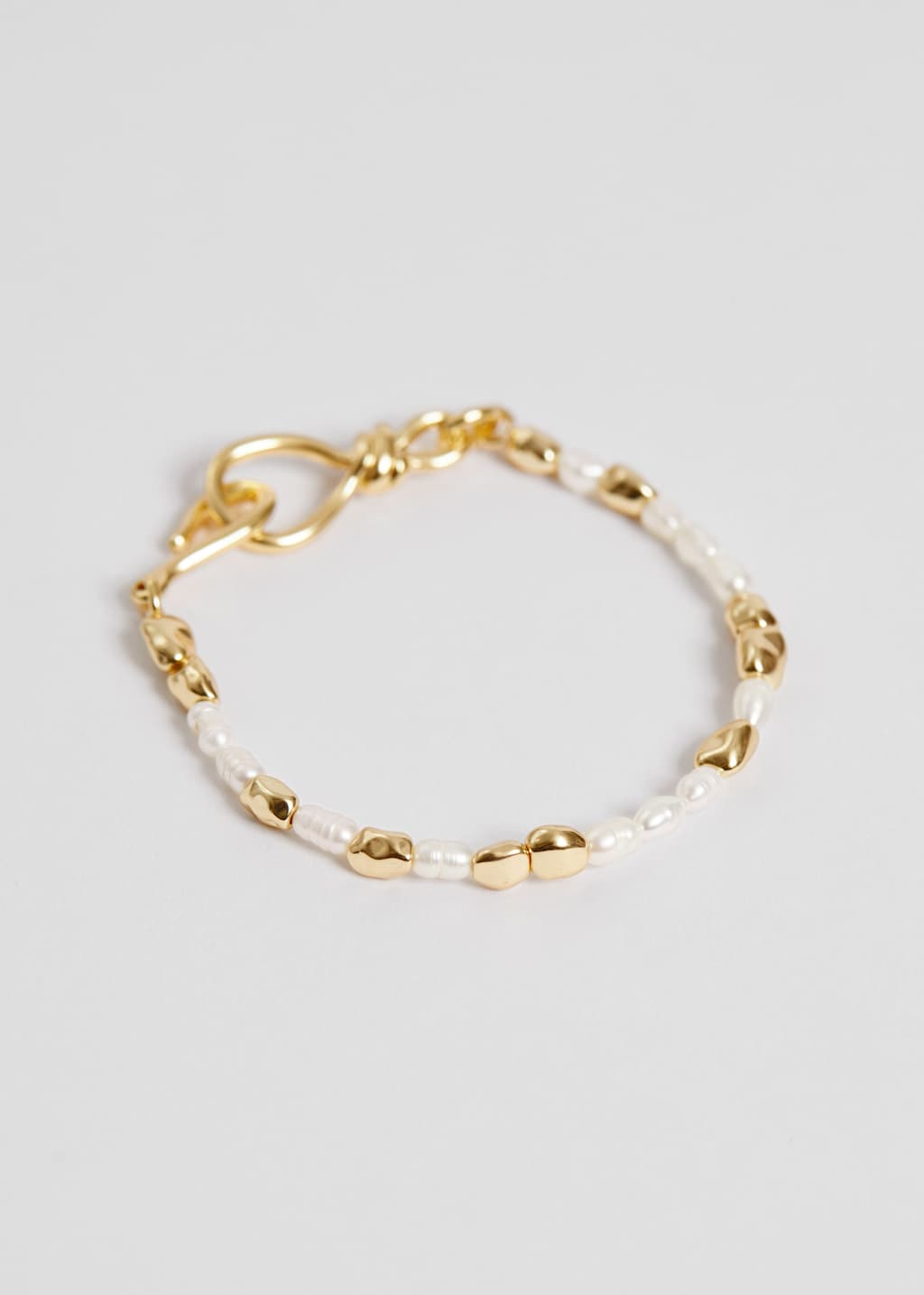 OrganicPearlHookBracelet - Gold/Pearl - Bodegón