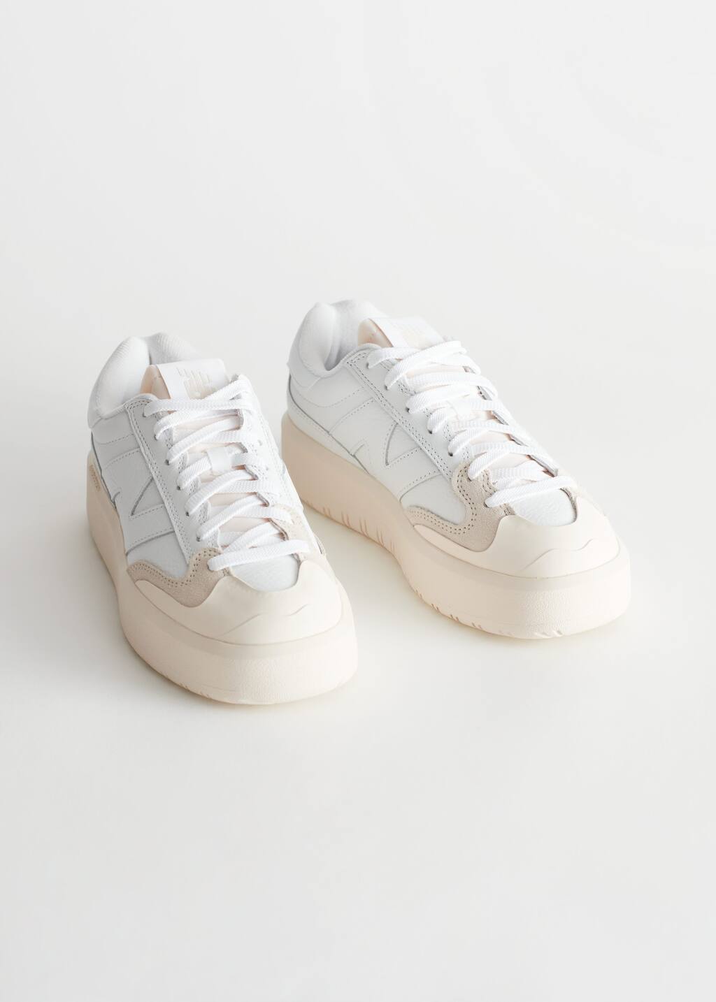 New Balance CT302 Chunky Court Sneakers - White - Bodegón