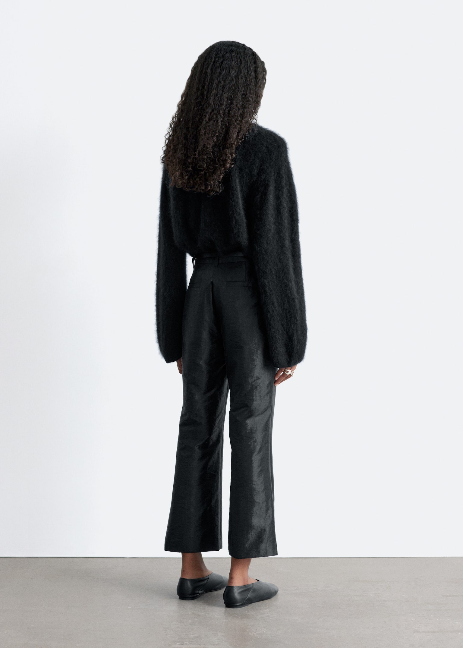 Kickflare-bukser i satin - Sort - 3