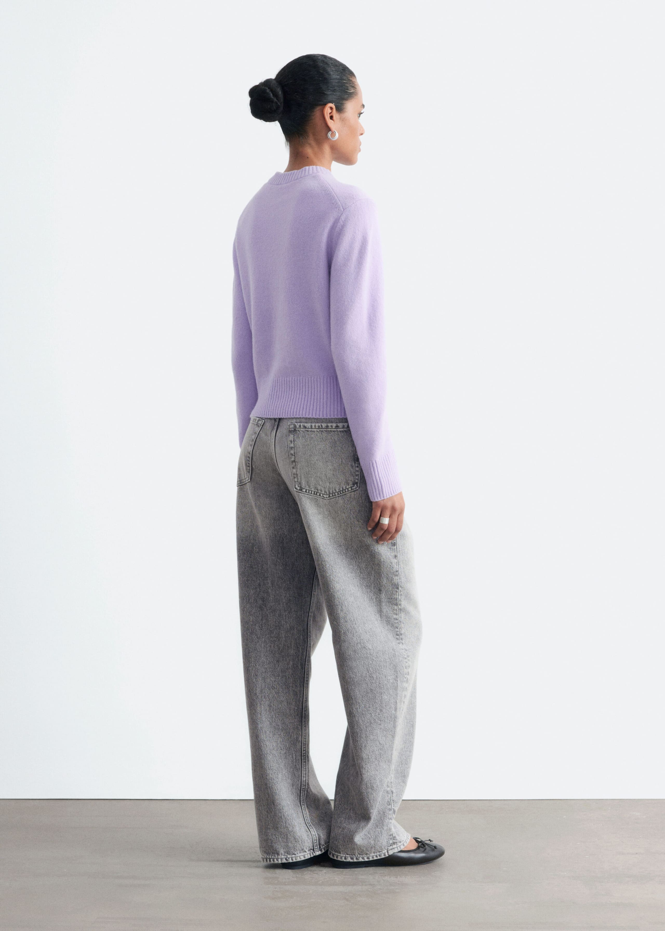 V-Neck Jumper - Dark Red - Lookbook