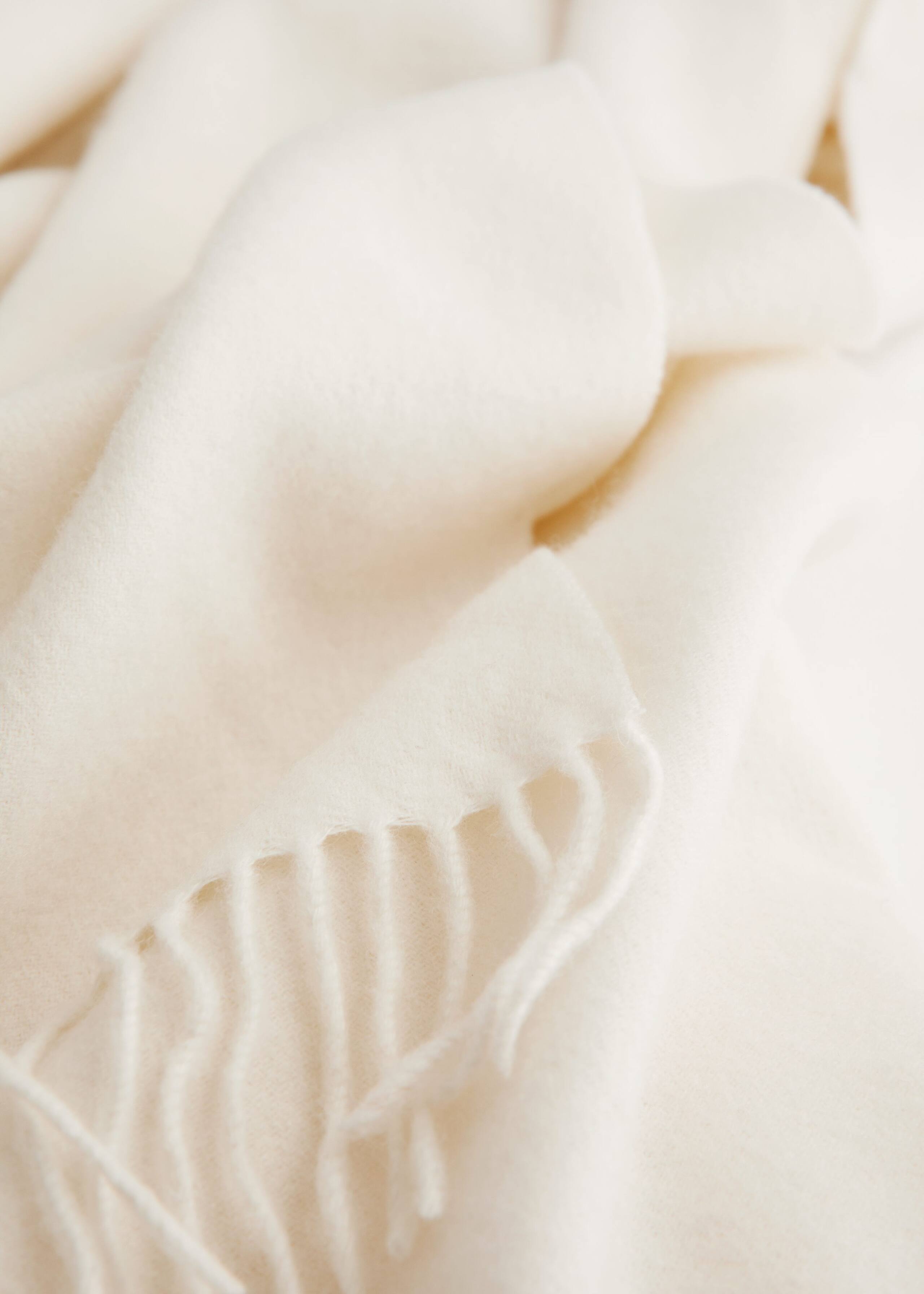 Fringed Wool Blanket Scarf - {{variantName}} - Descriptive Detail