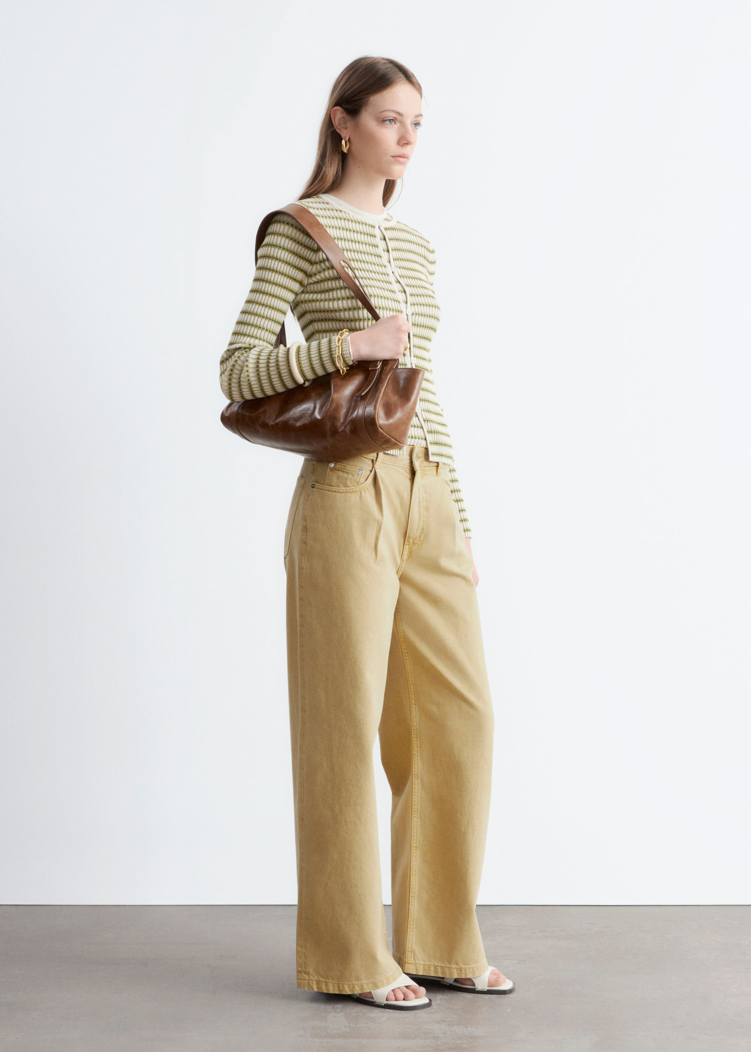 Image of Jeans med veckdetalj