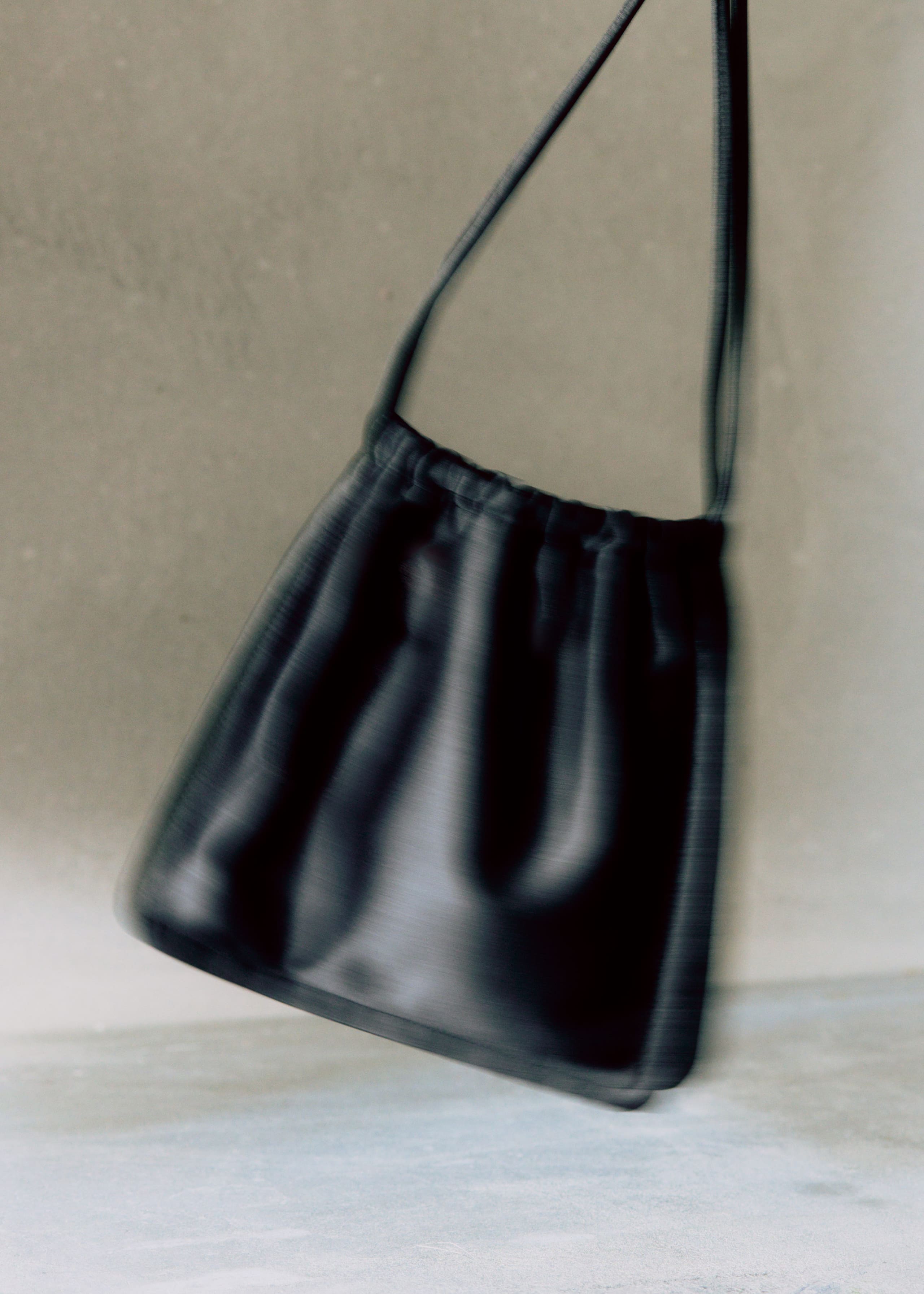 Image of Borsa in raso con coulisse