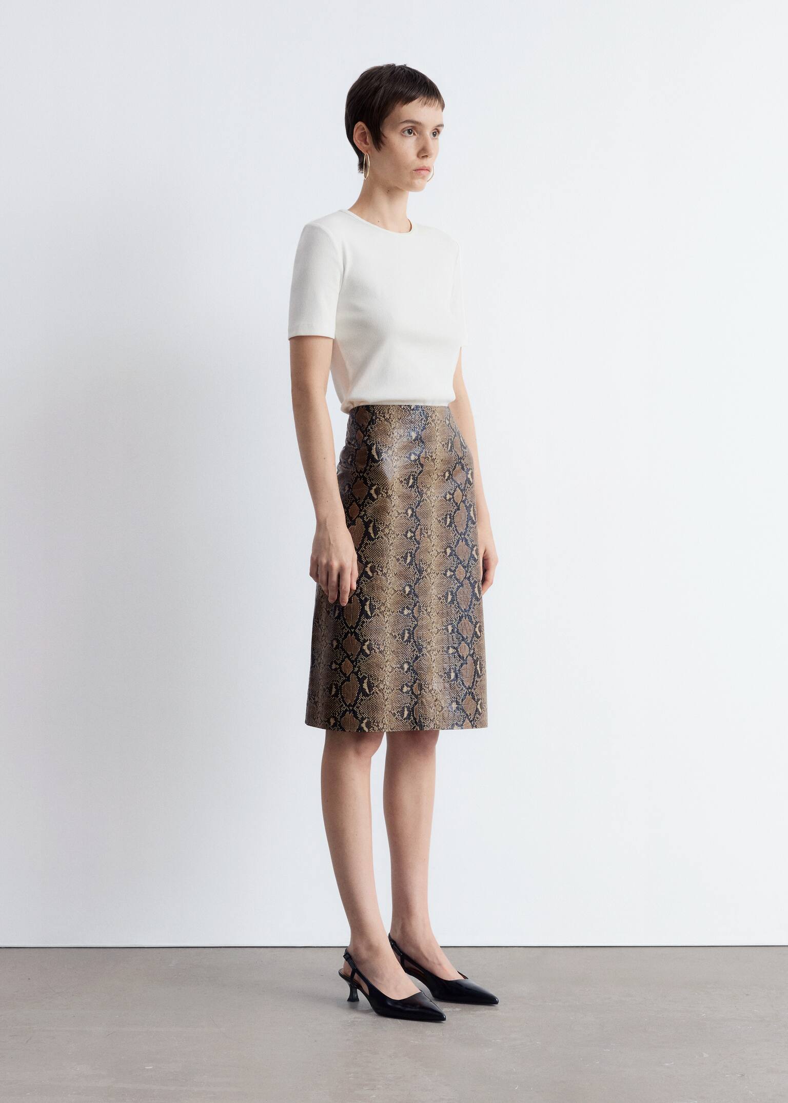 Joustinneuleinen t-paita - Valkoinen/Beige/Tummanruskeat/beiget raidat - 3