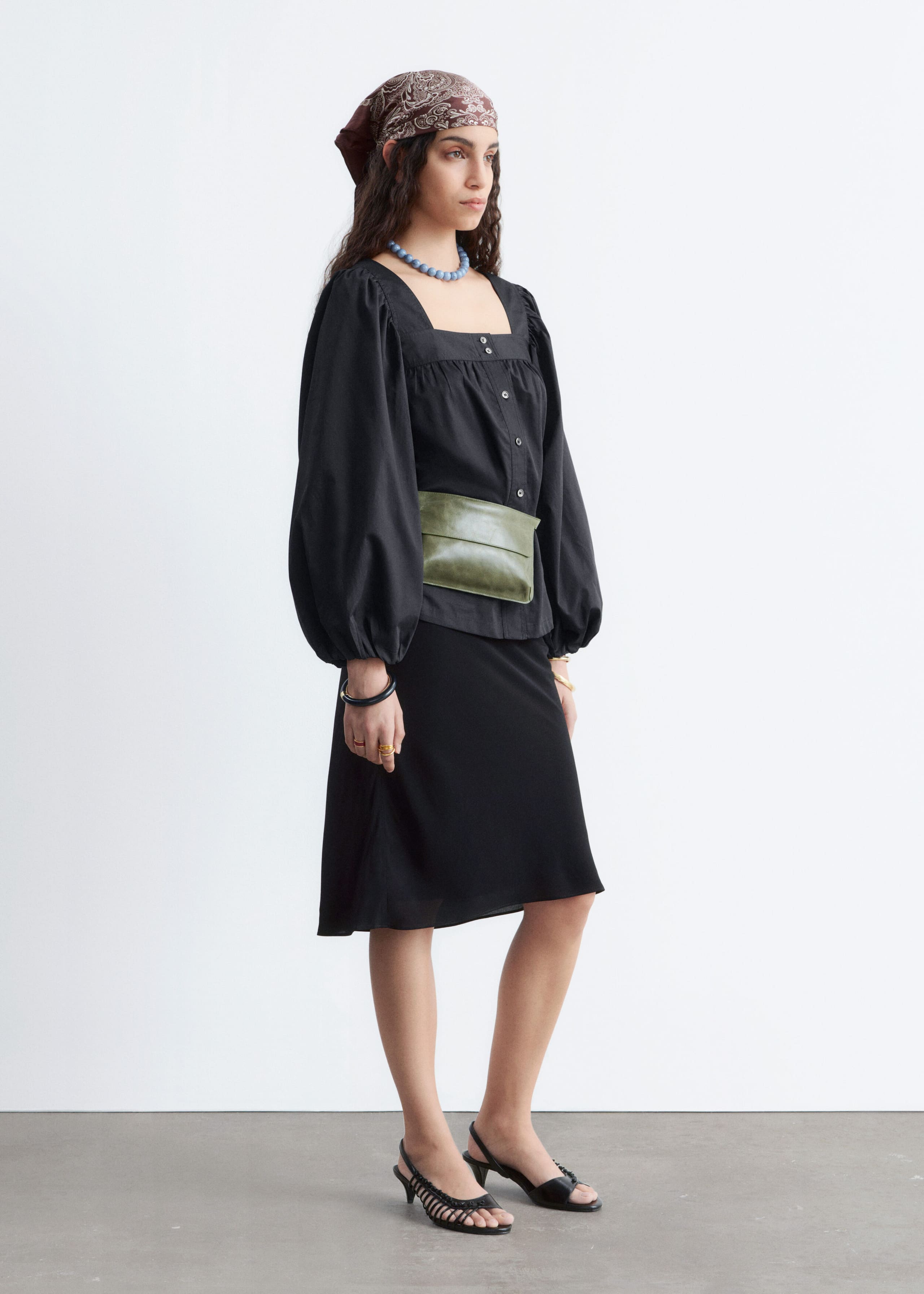 Bluse mit Karree-Ausschnitt - Schwarz - Lookbook