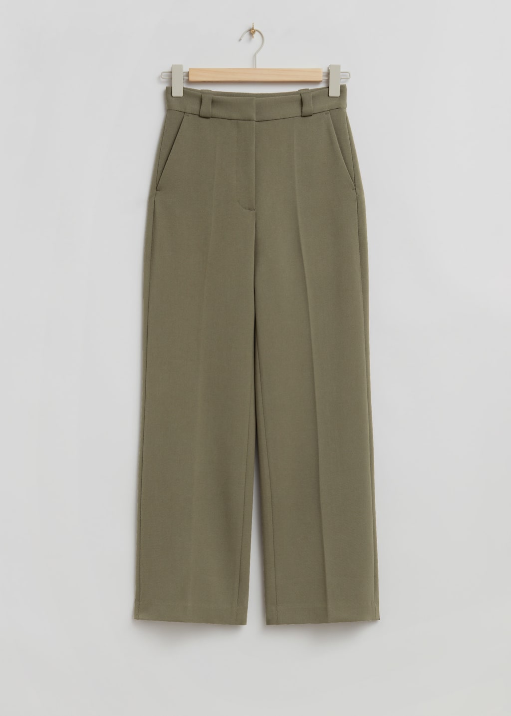 Pantaloni ampi con pieghe pressate