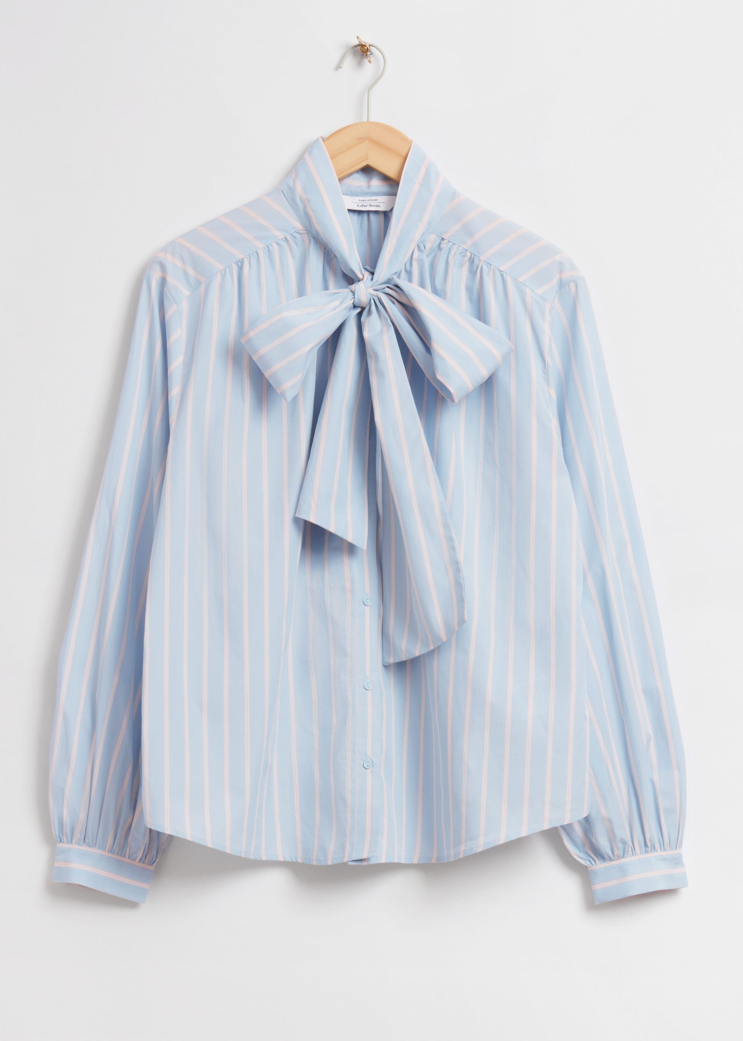RelaxedLavallire-NeckBlouse - Blue Striped - Natura morta