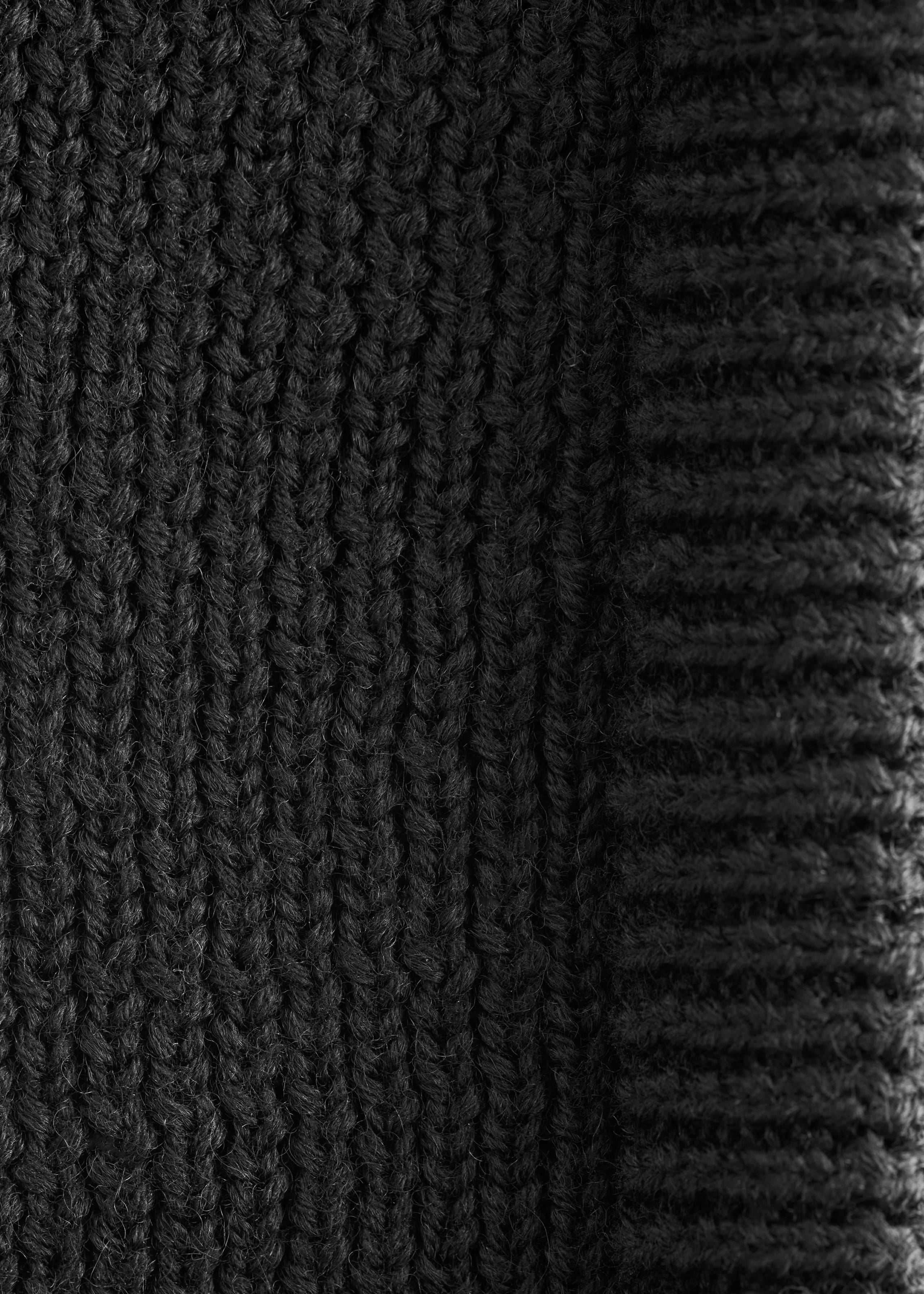 Oversized balaklava i ull – {{variantName}} – detaljerad beskrivning