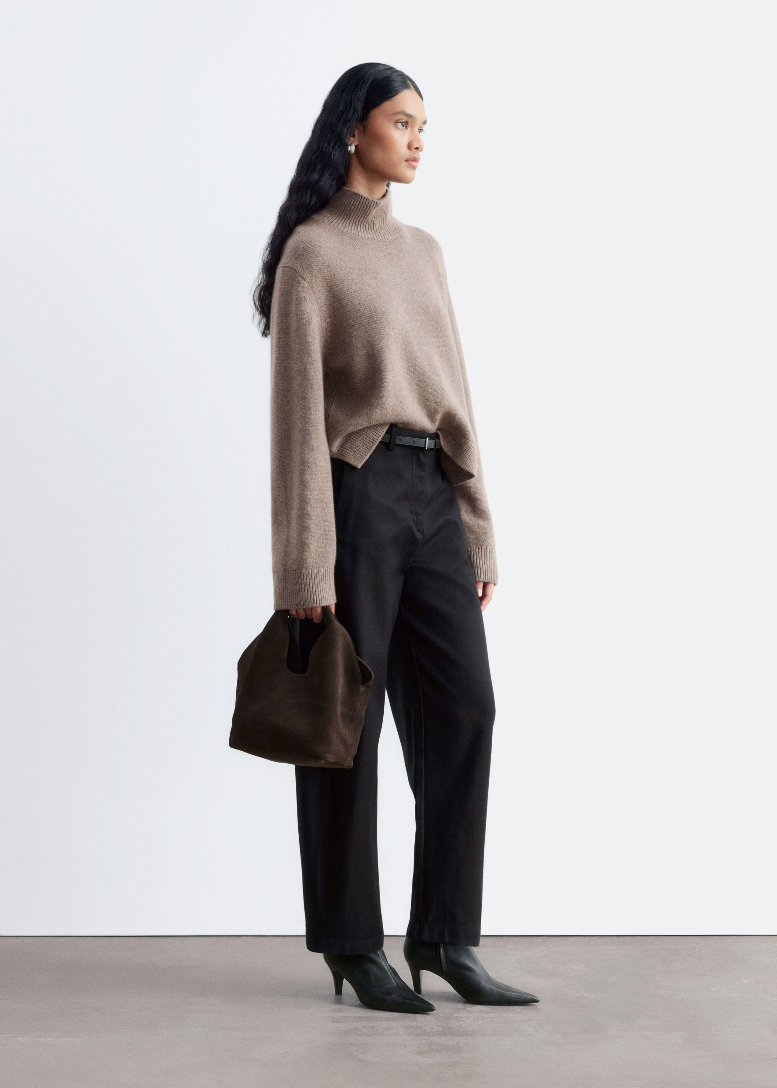 Woll-Kaschmirpullover mit Stehkragen - Dunkles Graubraun - Lookbook