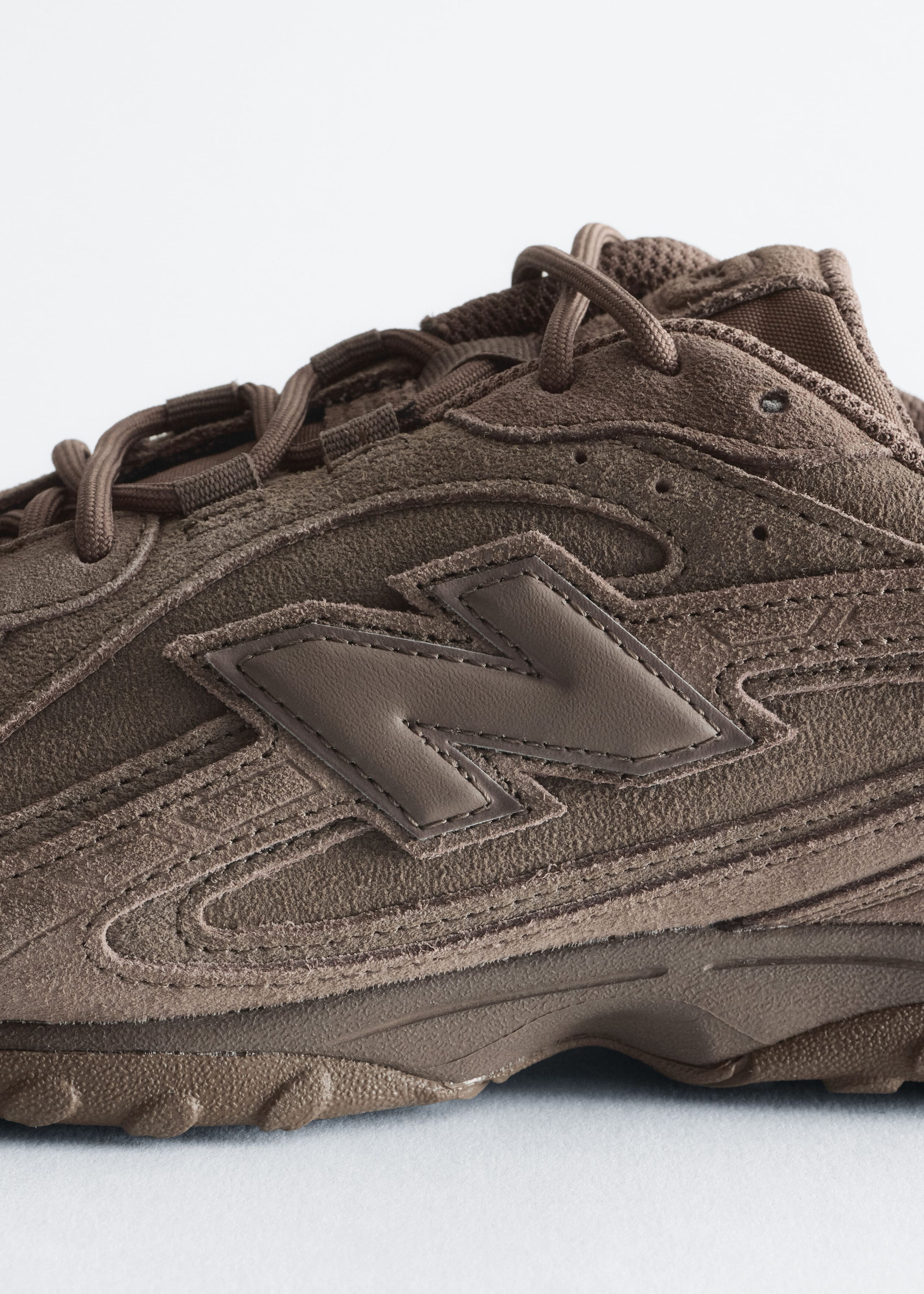 New Balance 204L Sneakers Dark Beige