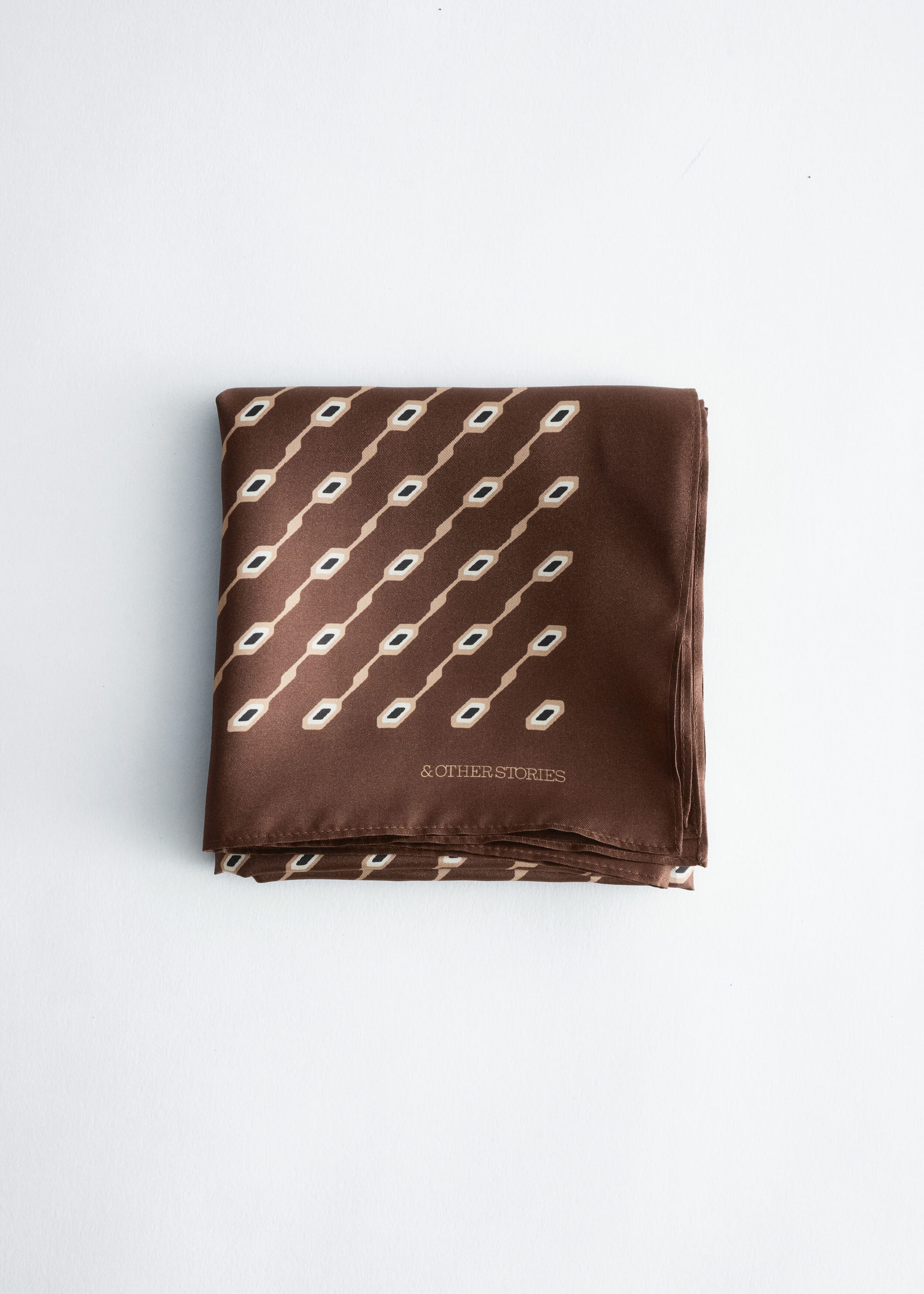 Foulard in seta con stampa - Marrone scuro - Natura morta