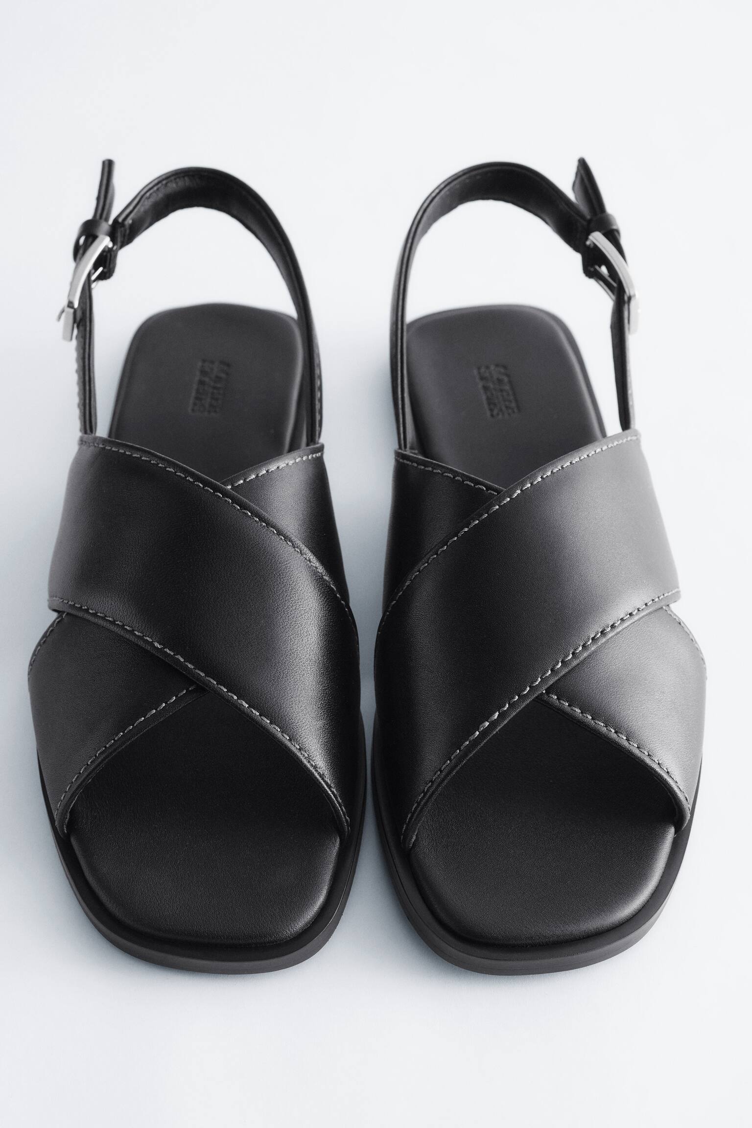 Crossover-Sandalen aus Leder - Schwarz - 5