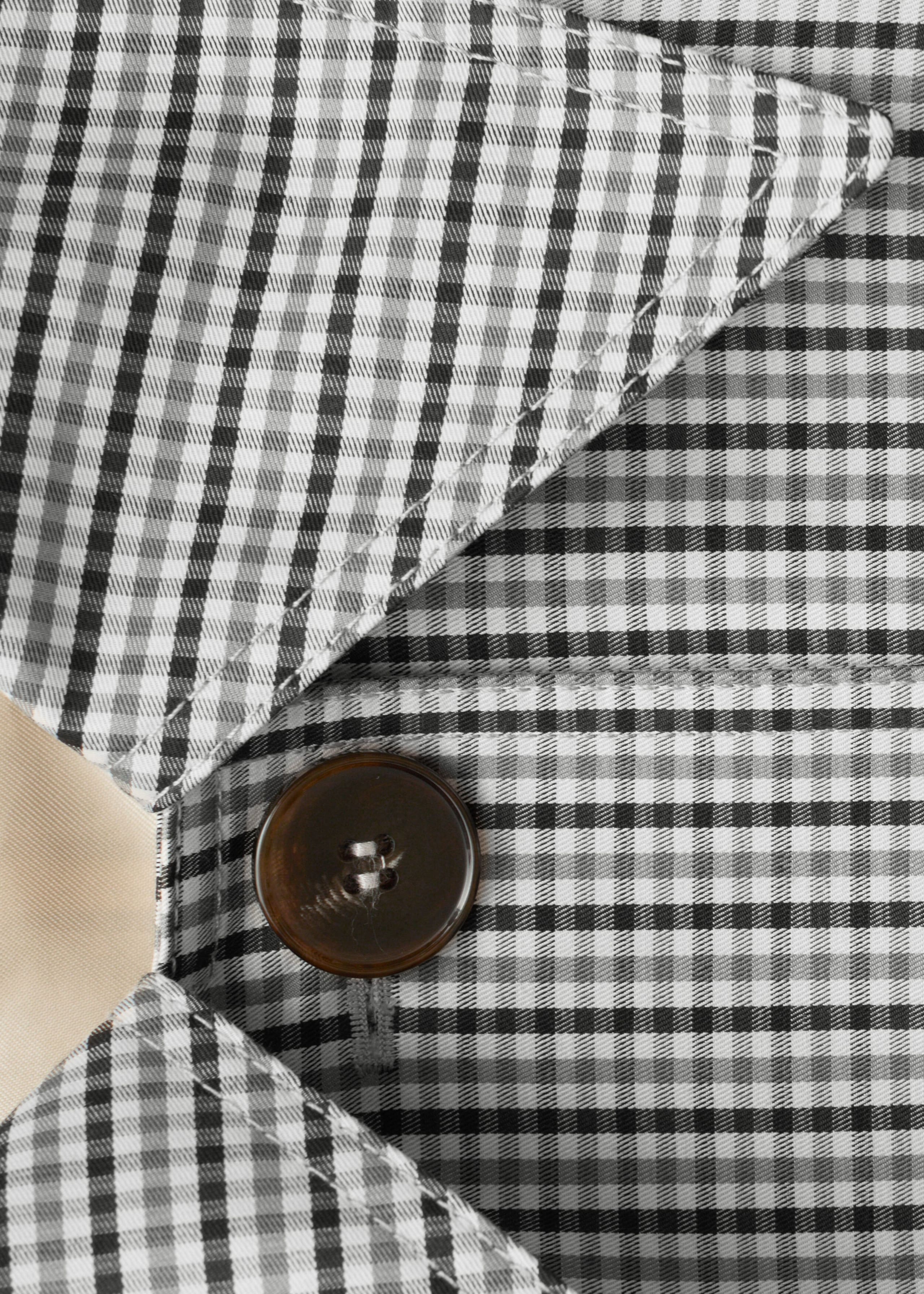 Verkürzte Jacke - {{variantName}} - Beschreibendes Detail