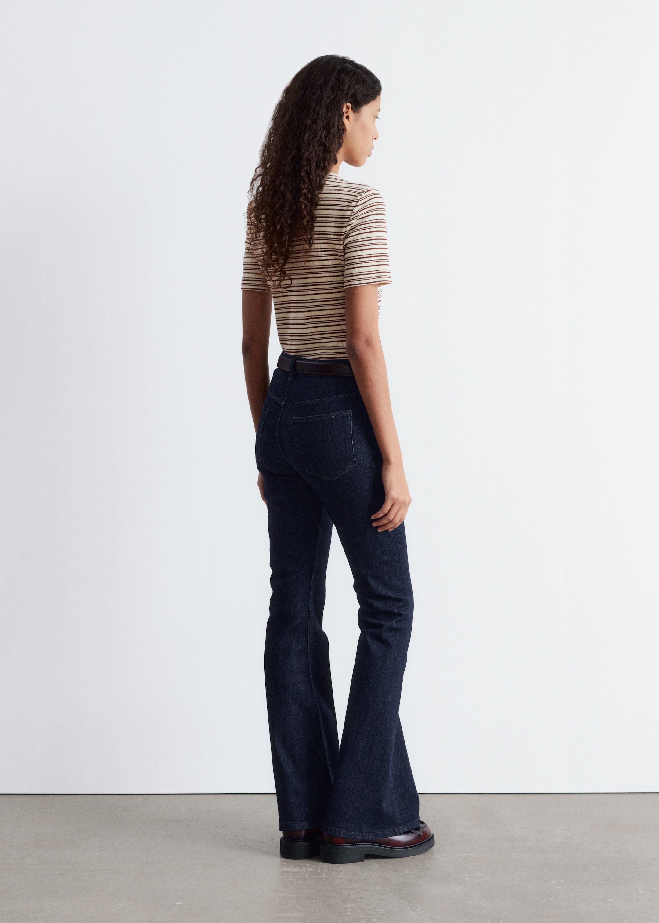 Grösseres Bild ansehen: Geripptes T-Shirt - Dunkelbraun/Beige gestreift - DAMEN | H&M CH 4