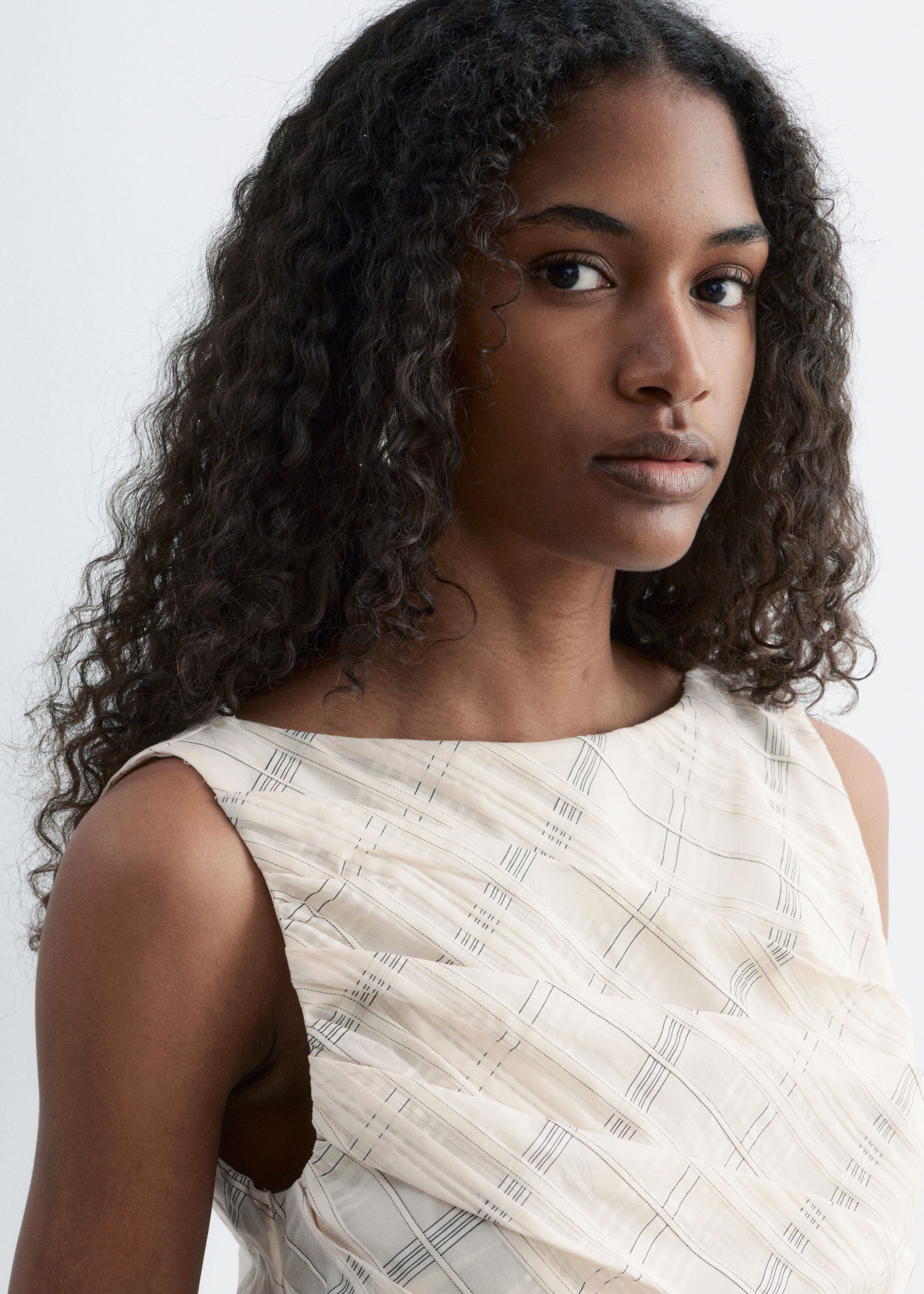 Image of Teksturowany top z dekoltem w łódkę