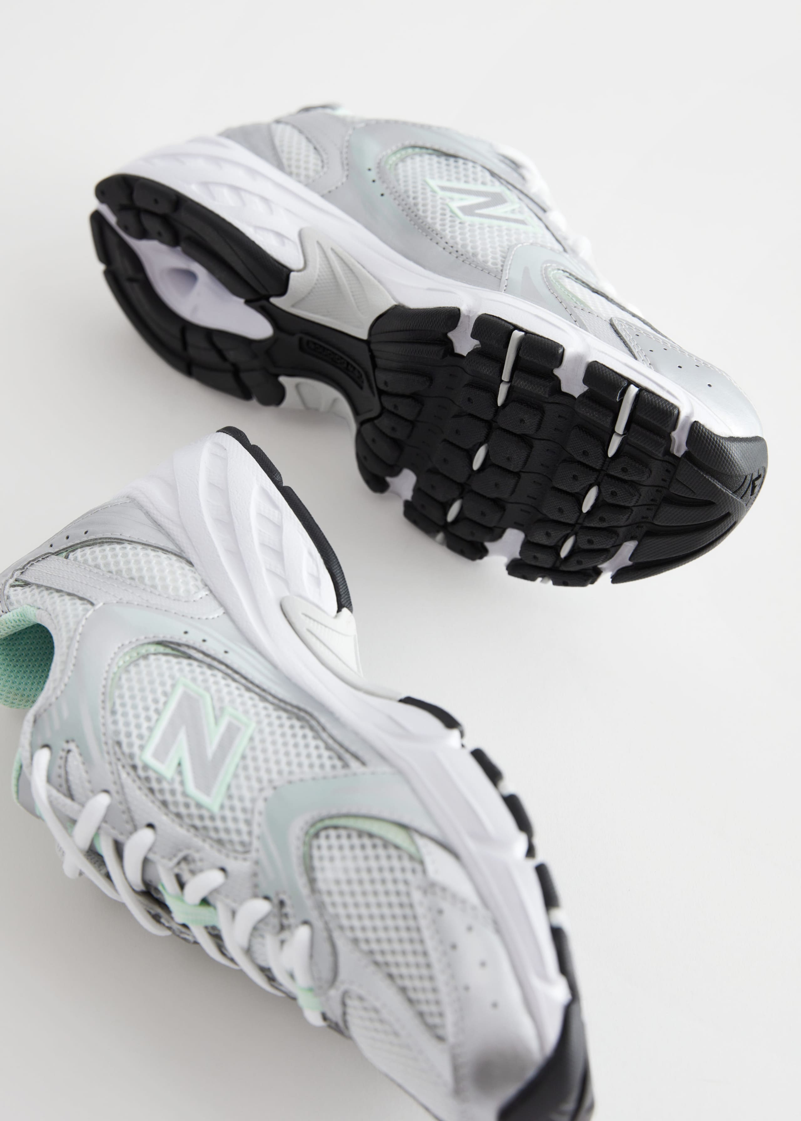 New Balance 530 Sneakers - {{variantName}} - Descriptive Detail