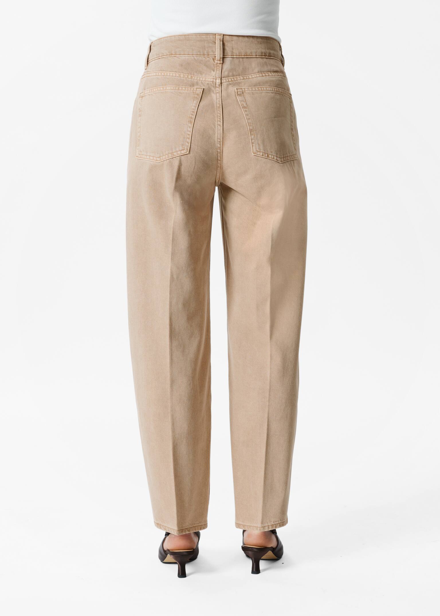 Schmal zulaufende Jeans - Beige/Mittelblau/Hellblau/Schwarz/Cremeweiß - 4