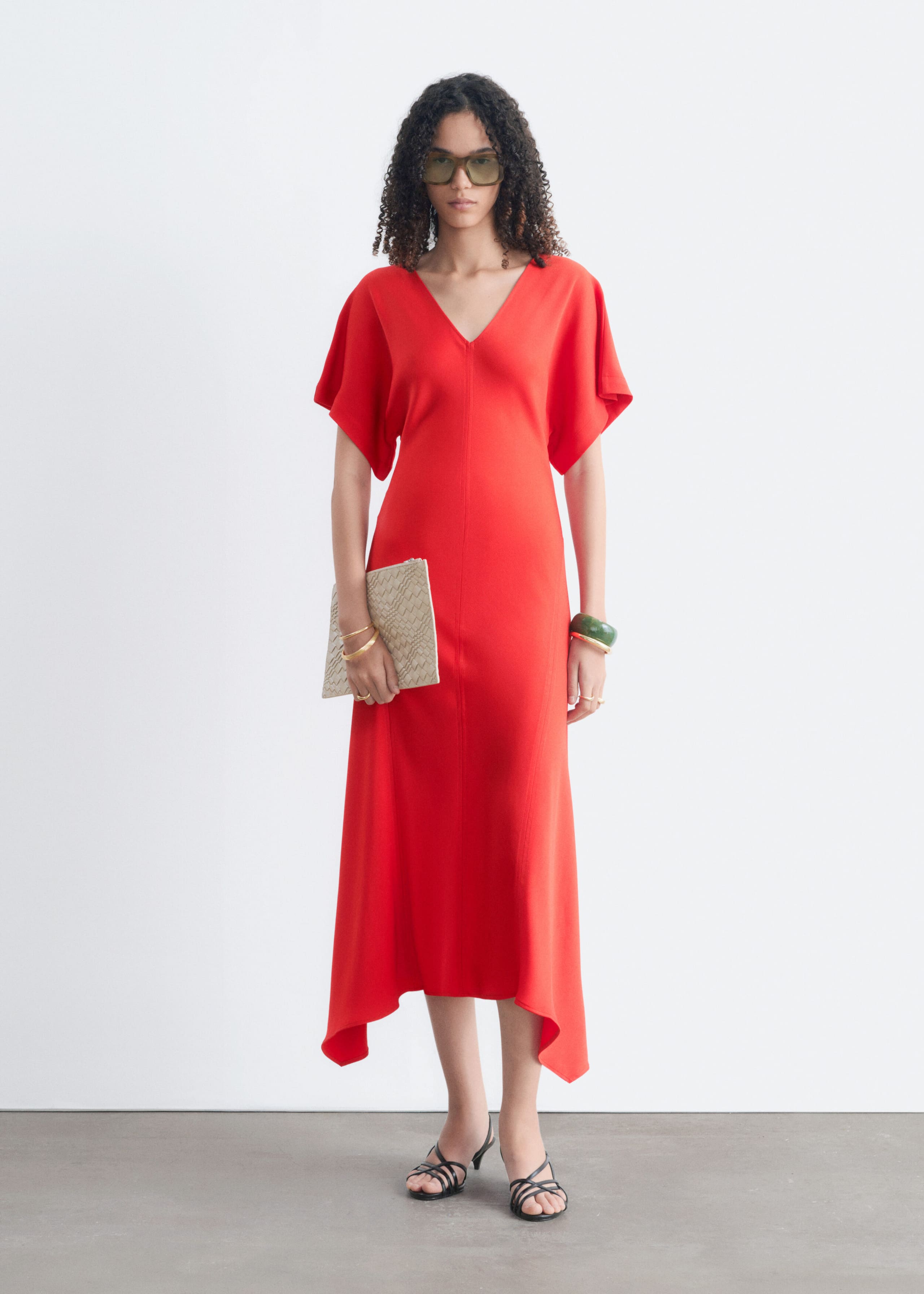 Robe longue à col en V - Rouge - Lookbook