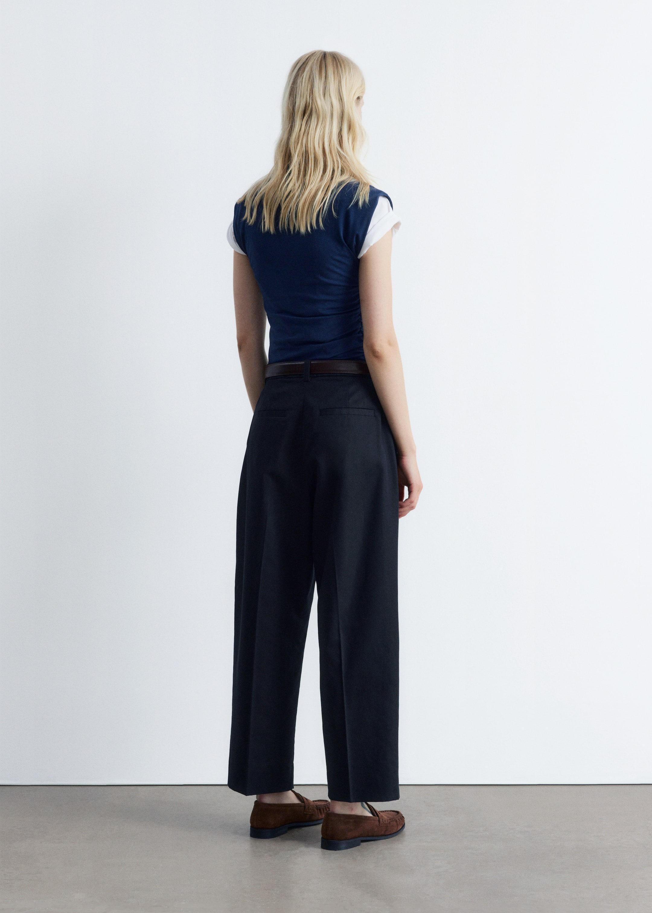 Zobacz większy obraz: Zwężane spodnie z kantami - Czarny - ONA | H&M PL 5
