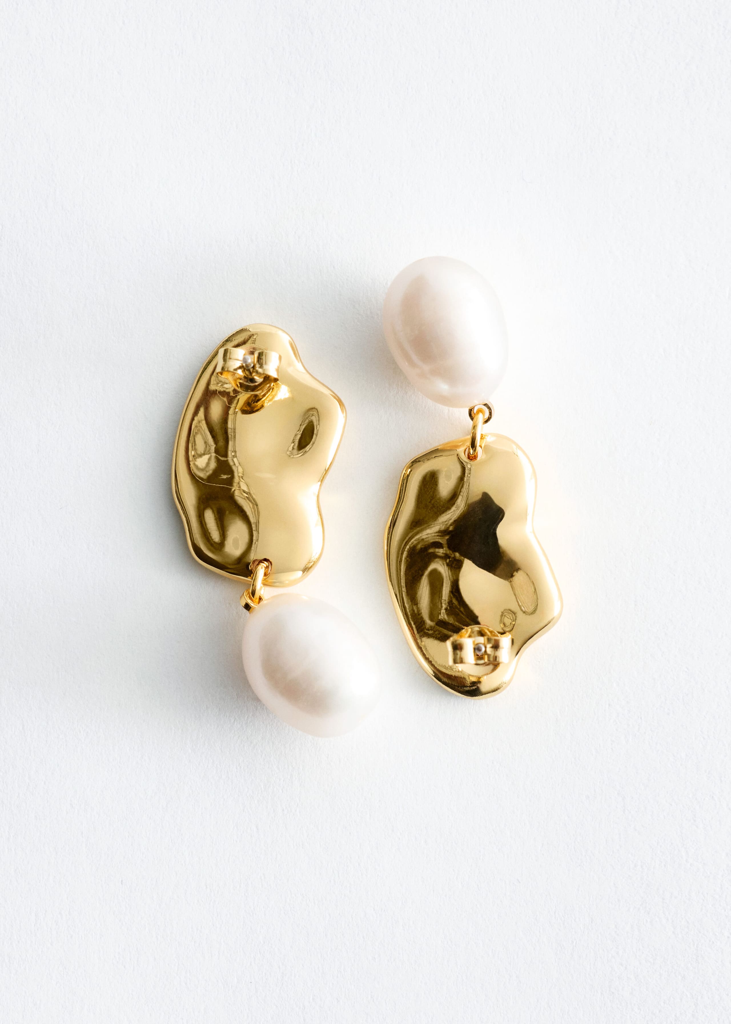 Freshwater Pearl Pendant Earrings - {{variantName}} - Descriptive Detail
