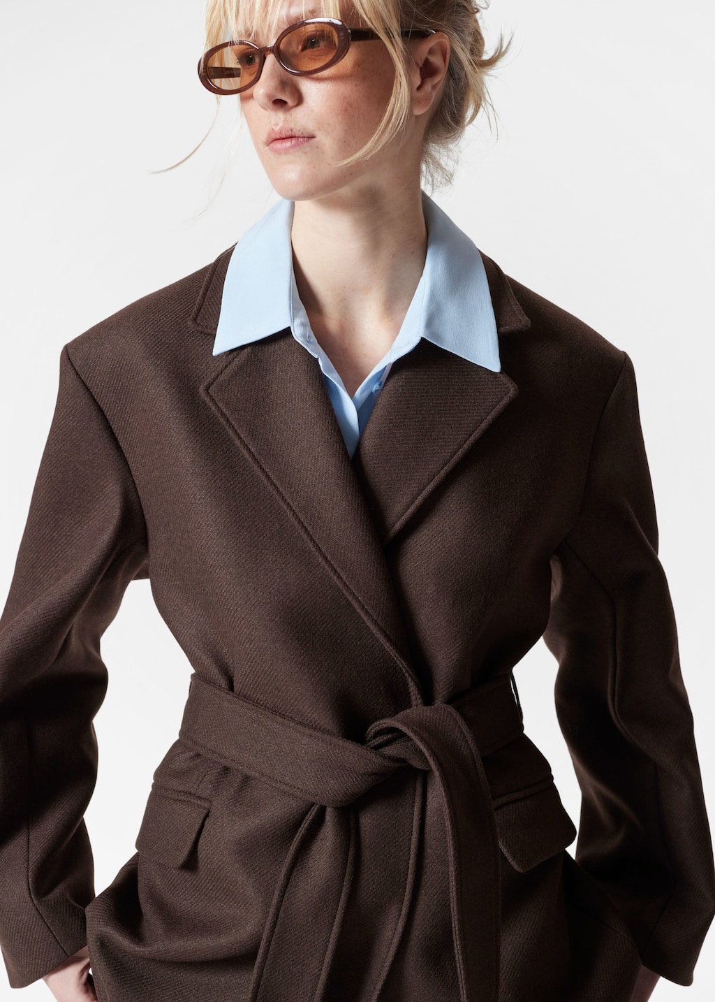 Americana de lana con cinturón de lazo - Marrón oscuro - Lookbook